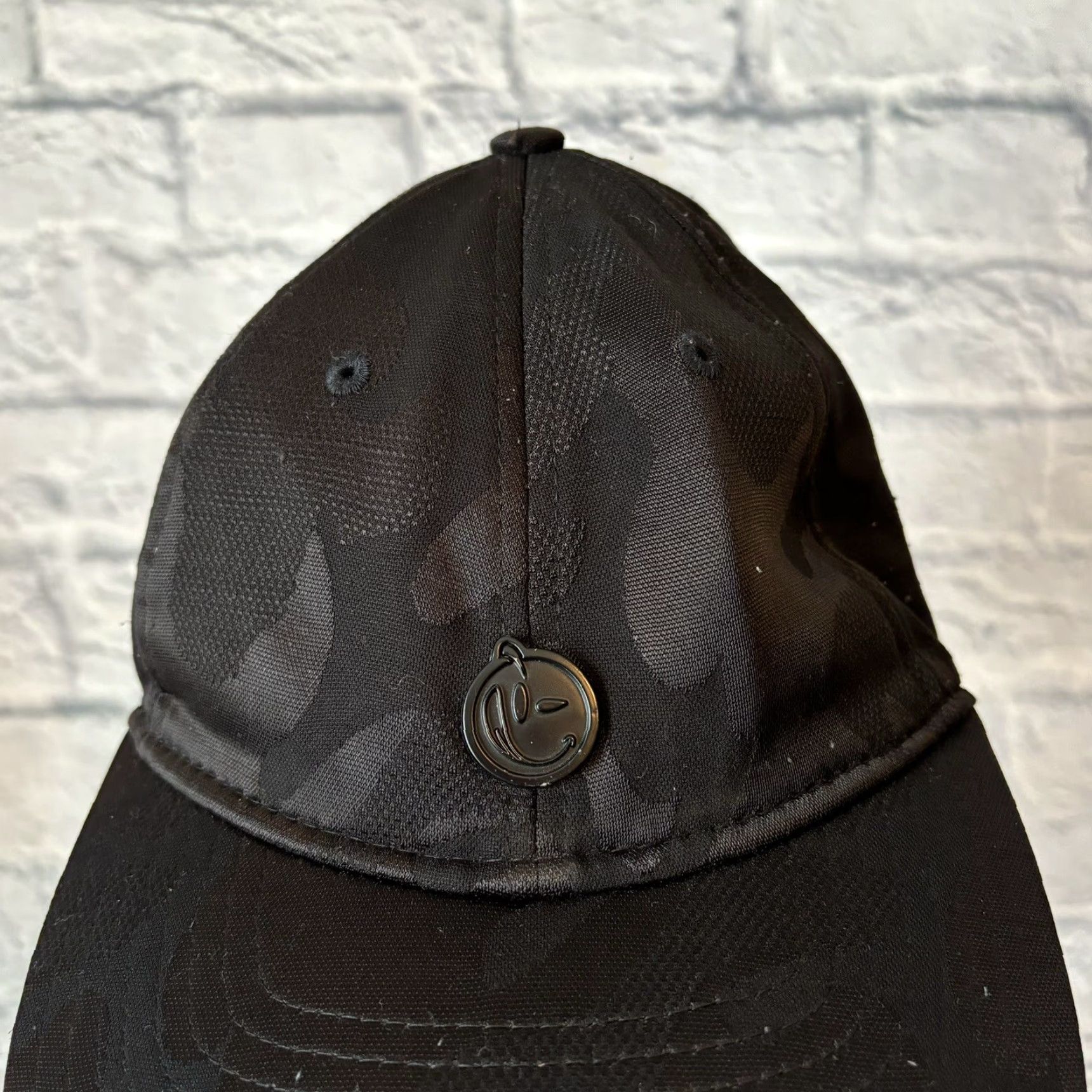 Vintage YUMS Camouflage Hat Mens Adjustable Strapback Black Camo Cap Woodlands Skate Graffiti Metal Face Shiny Cap Size ONE SIZE - 2 Thumbnail