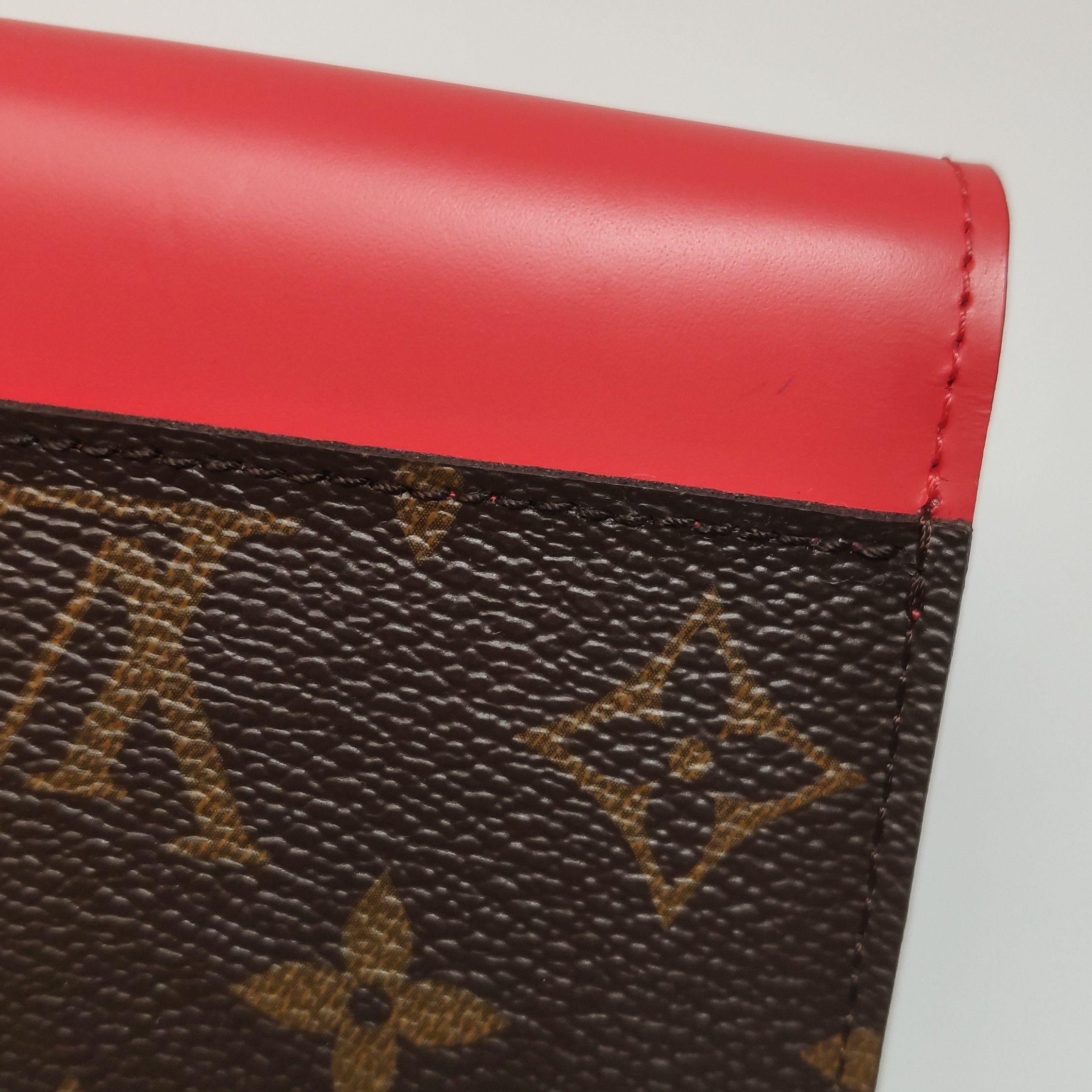Louis Vuitton Louis Vuitton (LV) Sarah leather color matching monogram ri Size ONE SIZE - 8 Thumbnail