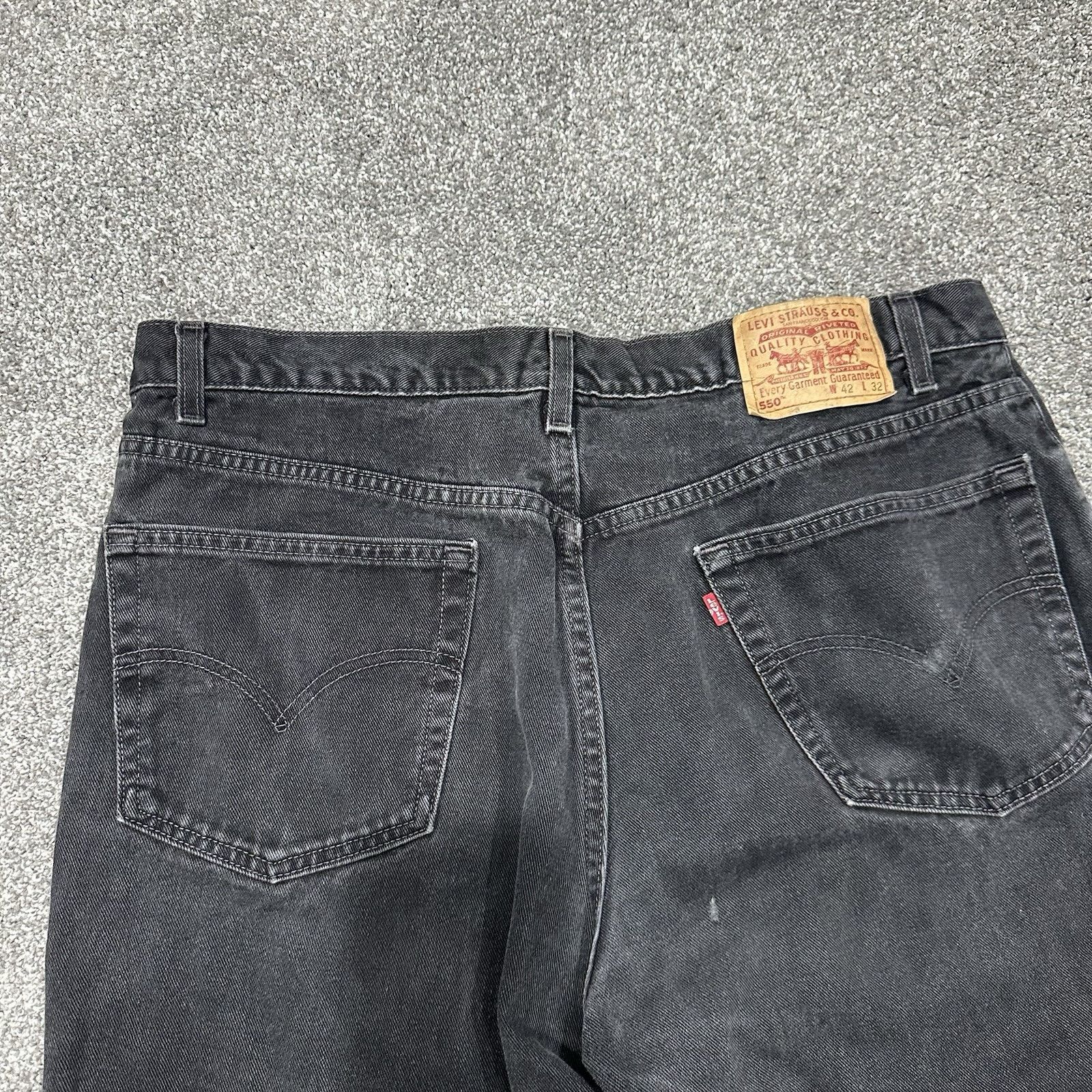 Levi's VTG Levis 550 Jeans Mens 40x30 Black Denim Relaxed Fit Baggy Size US 40 / EU 56 - 11 Thumbnail