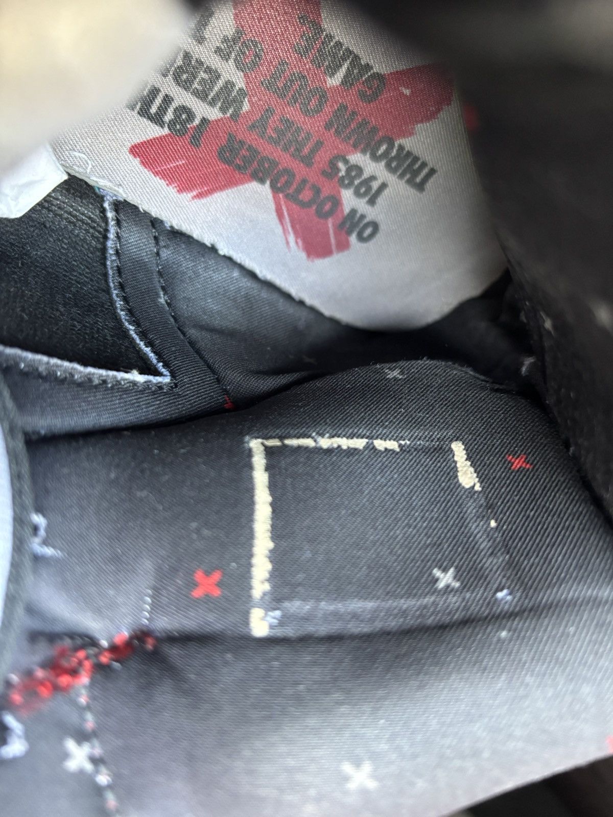 Jordan Brand 2011 Air Jordan 1 Retro High Banned Size US 10.5 / EU 43-44 - 7 Thumbnail