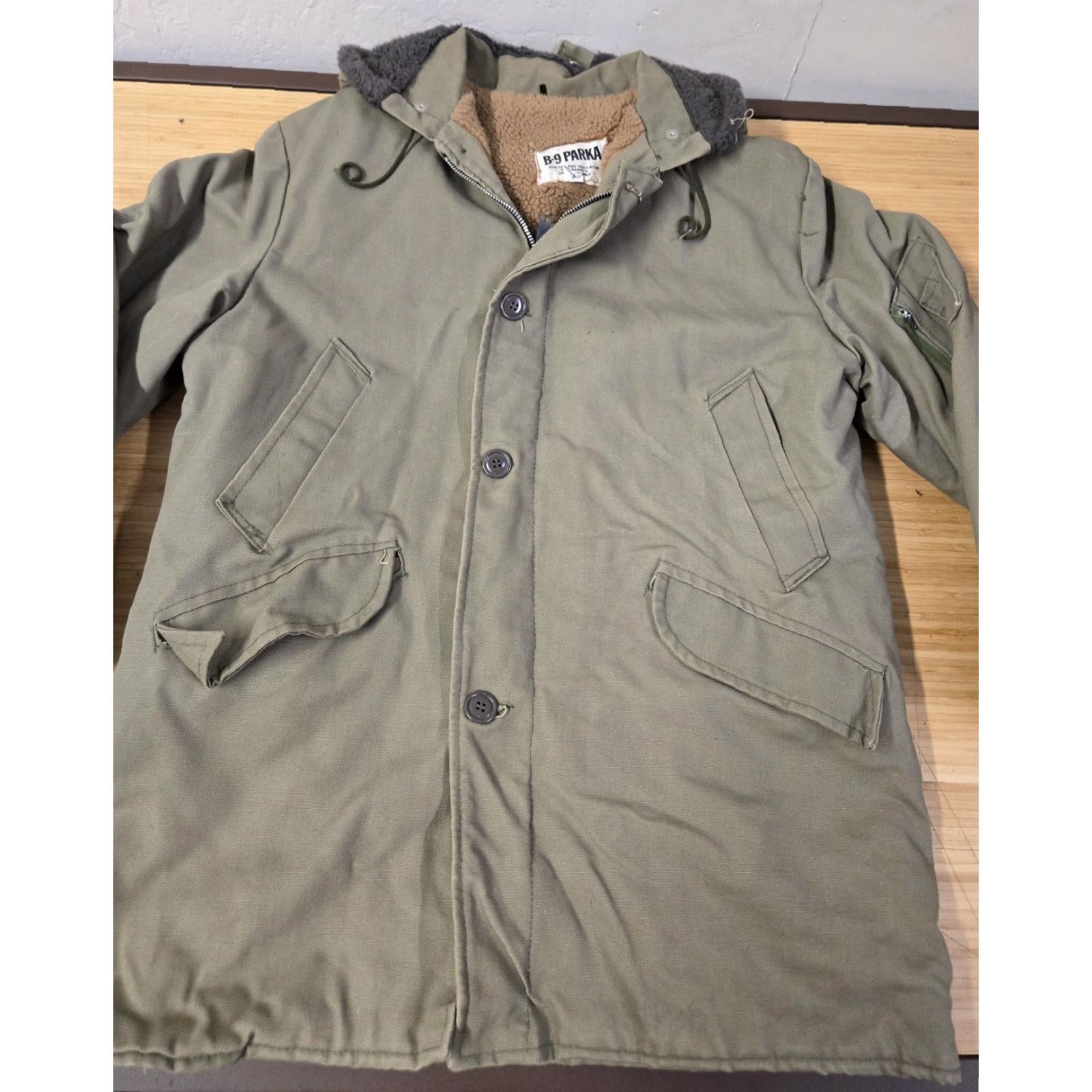 Vintage Vintage B-9 Parka Jacket Mens Medium Green Insulated Hooded Coat 90s User: Vintage B-9 Parka Jacket Mens Medium Green Insulated Hooded Coat 90s Size US M / EU 48-50 / 2 - 3 Thumbnail