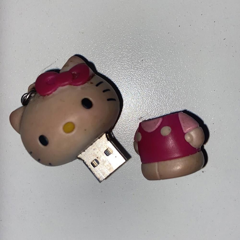 Designer ⭐️$5 SALE⭐️must be bundled Sanrio l Y2K Hello Kitty USB Fob Size ONE SIZE - 5 Thumbnail