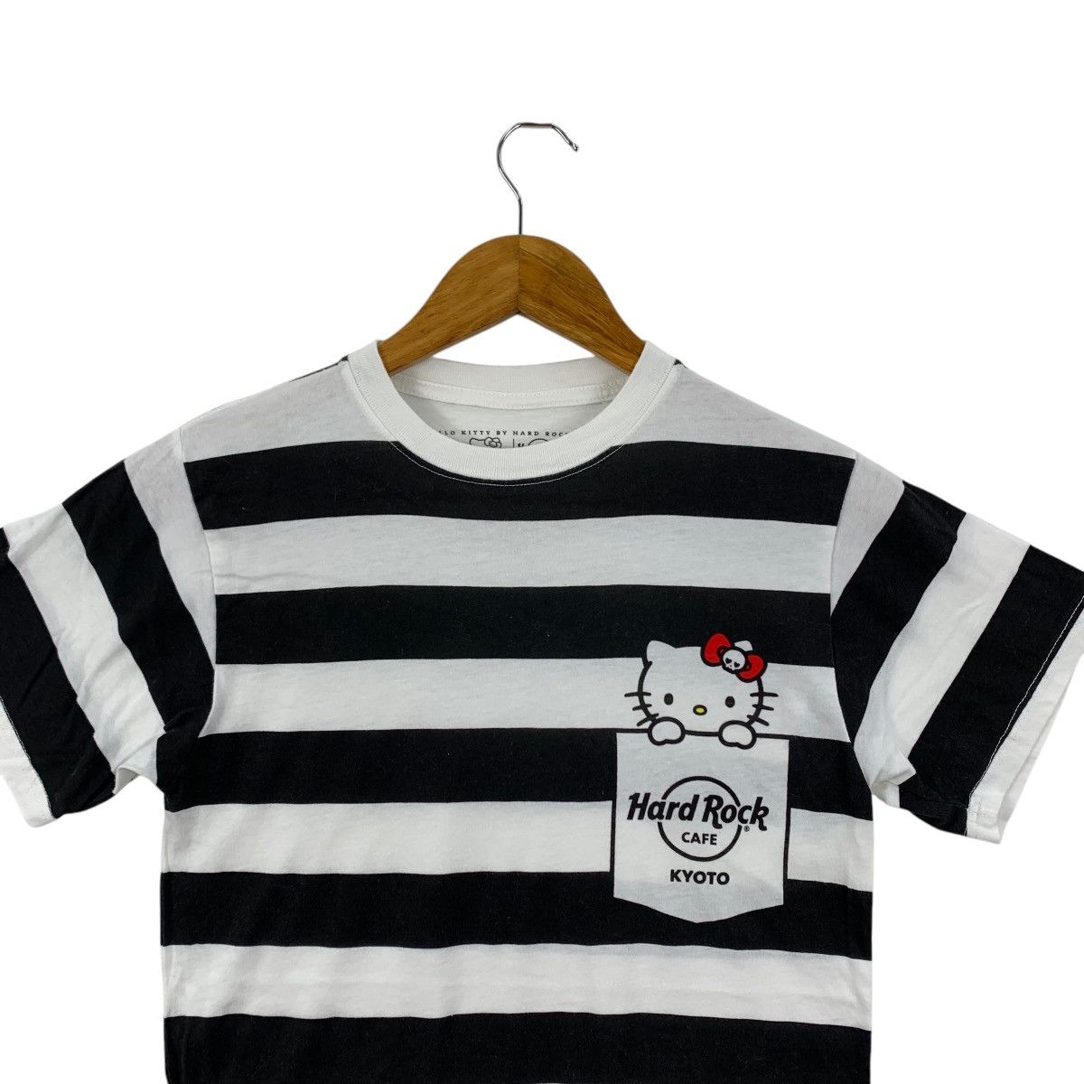 Hard Rock Cafe HELLO KITTY x HARD ROCK Cafe Kyoto Stripes Design Shirt Size XS / US 0-2 / IT 36-38 - 2 Thumbnail