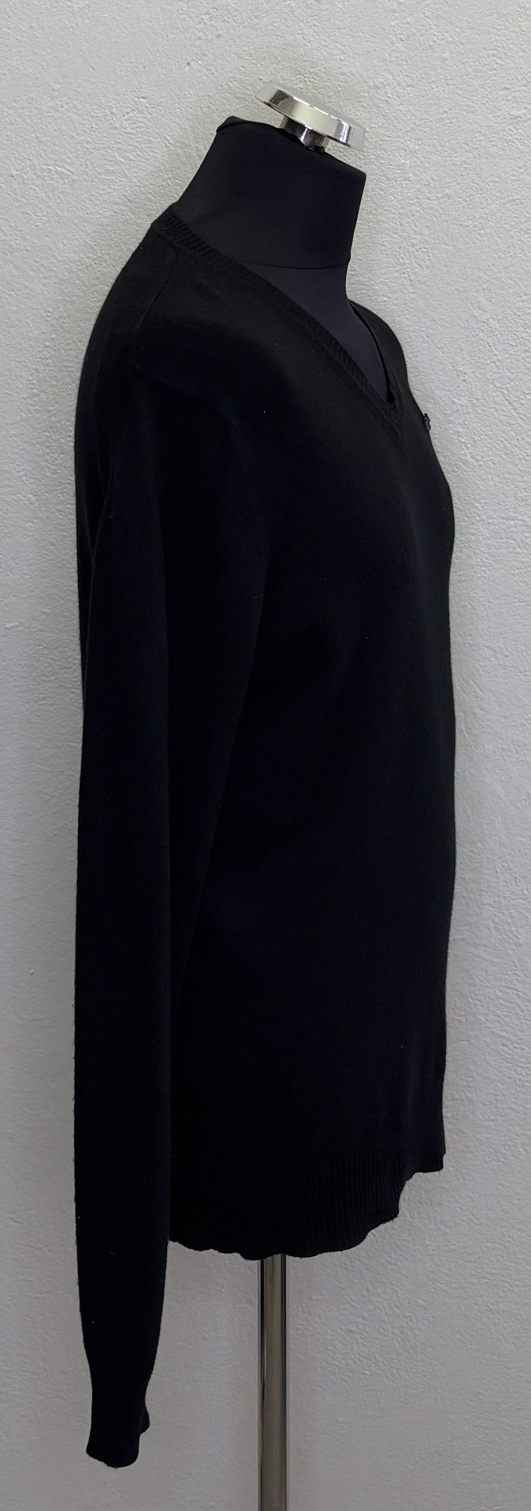 Burberry × Vintage Thomas Burberry Black V-neck sweater Cashmere size L Size US L / EU 52-54 / 3 - 4 Thumbnail