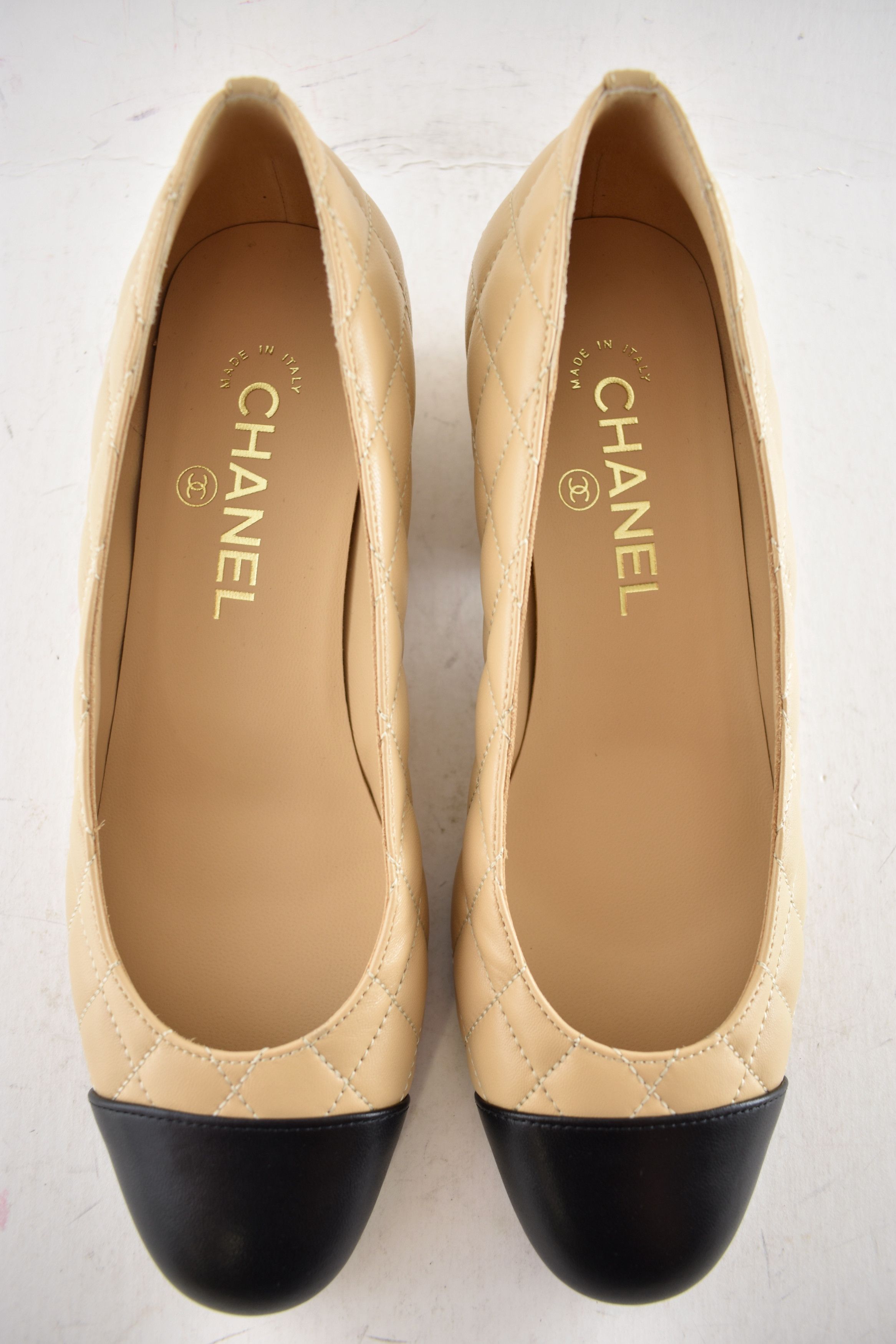 Chanel Chanel 24B Beige Lambskin Quilted Gold Block Heel Pumps 38.5 Size US 8.5 / IT 38.5 - 9 Thumbnail