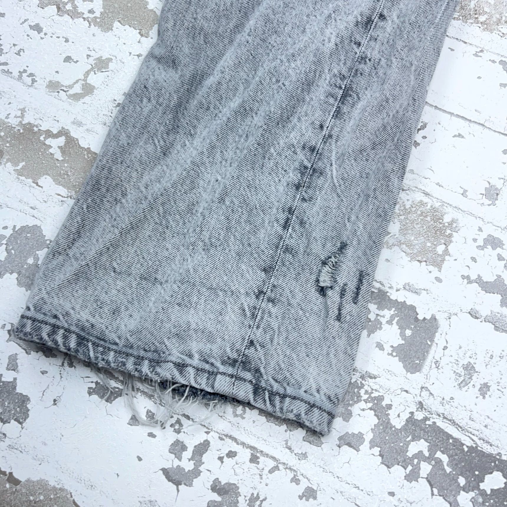 American Eagle Outfitters VINTAGE American Eagle Jeans Women 6 90s Straight Mom Retro Gray Acid Wash Holes Ripped Size 28" / US 6 / IT 42 - 7 Thumbnail