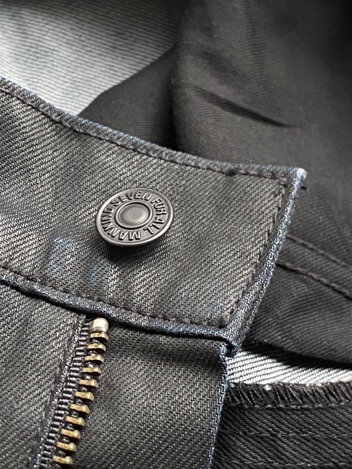 WAXED STUDDED SKULL 7 FOR ALL MANKIND DENIM