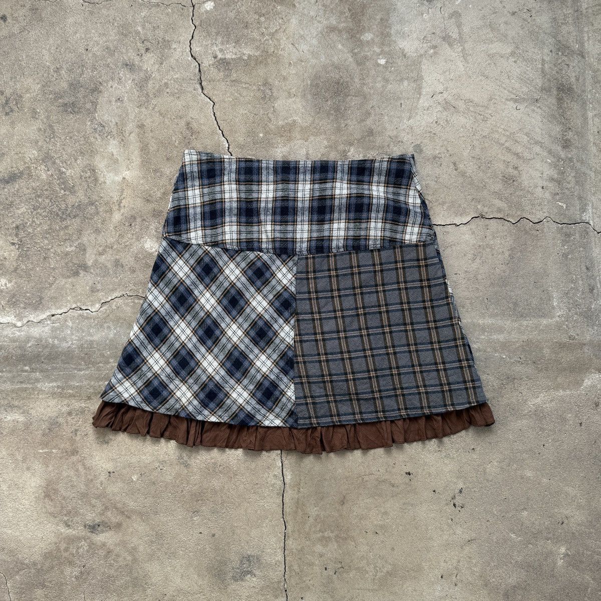 Japanese Brand Motivi Italy one-of-a-kind patchwork skirt Size 27" / US 4 / IT 40 - 2 Thumbnail