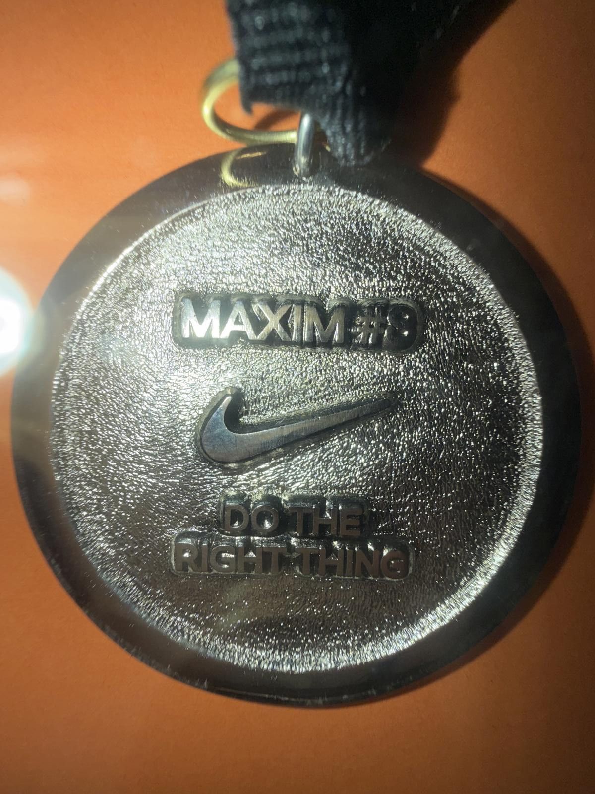 Nike Nike MAXIM#8 DO THE RIGHT THING MEDAL Size ONE SIZE - 3 Thumbnail