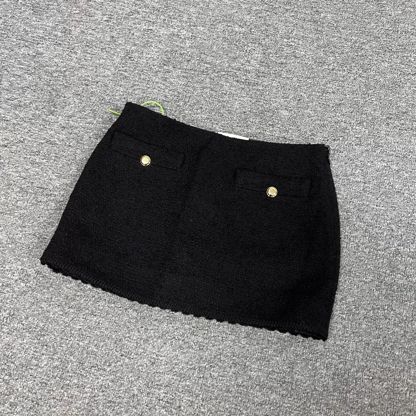 Miu Miu MIU MIU Gold Buckle Logo Low-Rise Black Mini Skirt 36 Size 25" / US 0 / IT 36 - 3 Thumbnail