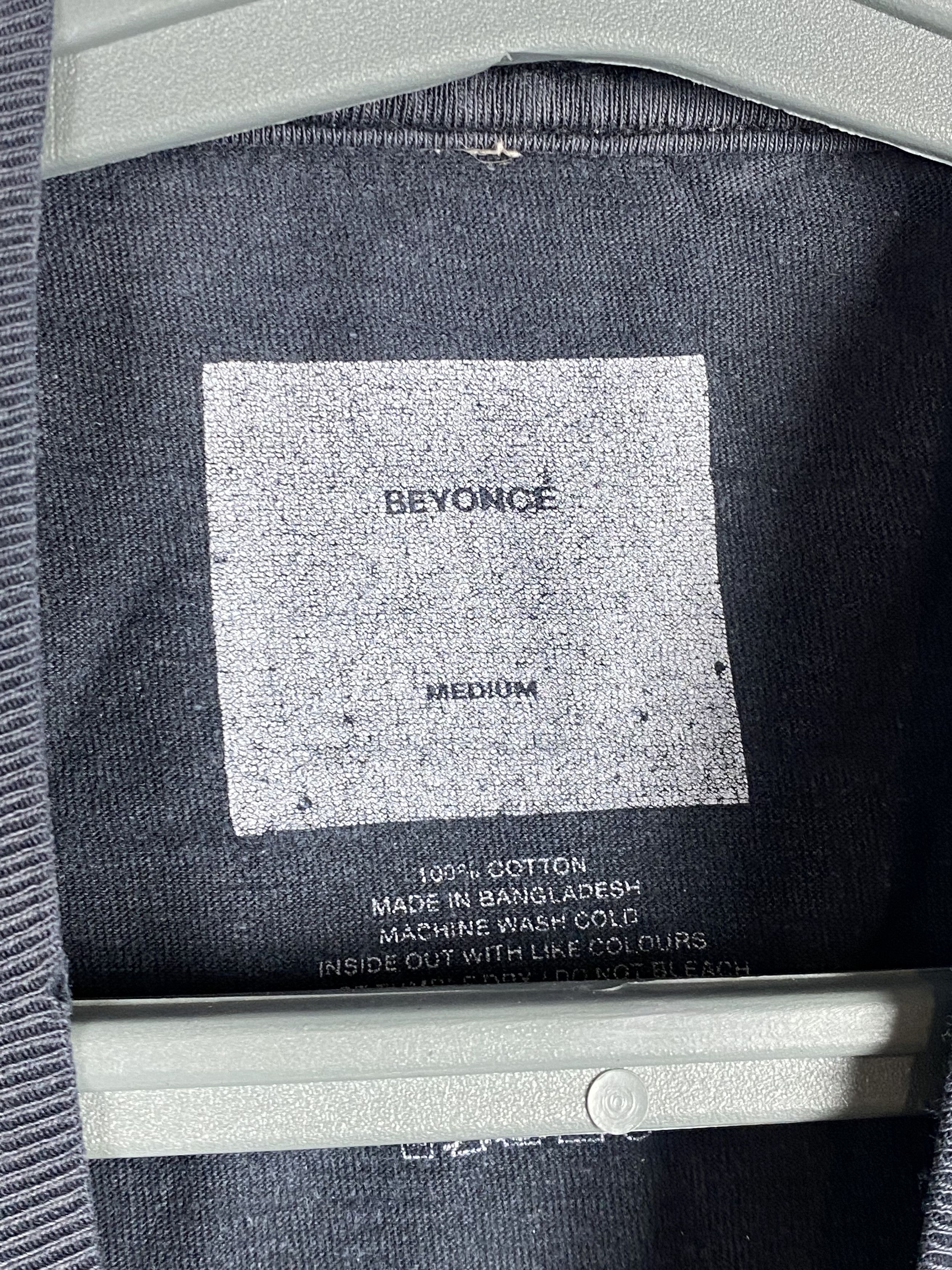 Band Tees × Beyonce Beyoncé World Tour Band Tee T-shirt Size US M / EU 48-50 / 2 - 5 Thumbnail