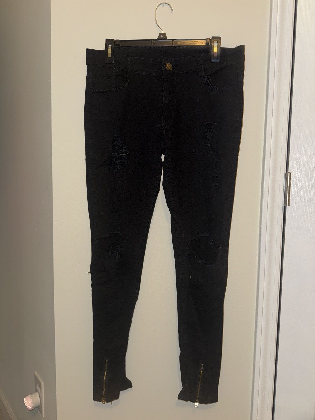 Other Black Distressed Jeans Size US 30 / EU 46 - 1 Thumbnail