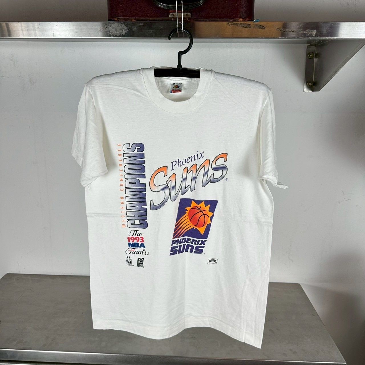 Vintage Vintage 1993 Phoenix Suns Basketball NBA Finals T-shirt Size US M / EU 48-50 / 2 - 1 Thumbnail