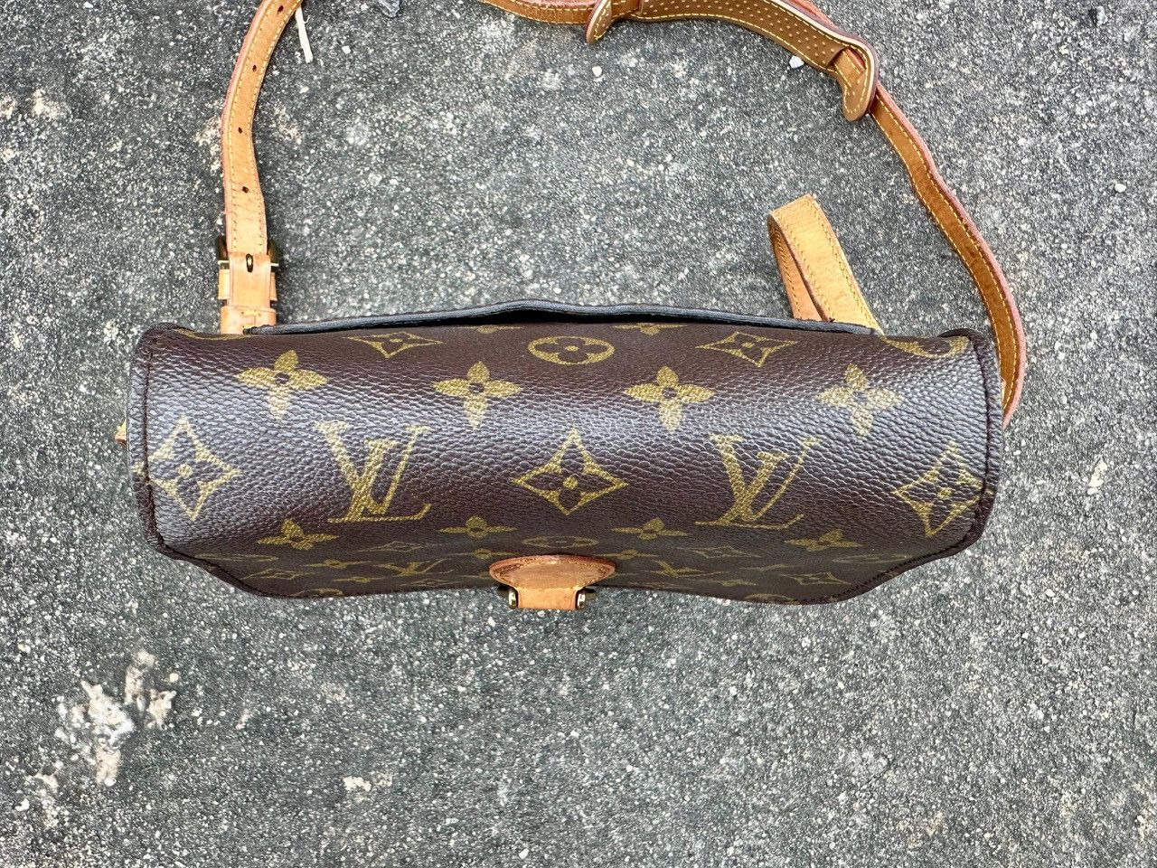 Louis Vuitton Authentic Louis Vuitton Monogram Saint Cloud PM Shoulder Bag Size ONE SIZE - 7 Thumbnail