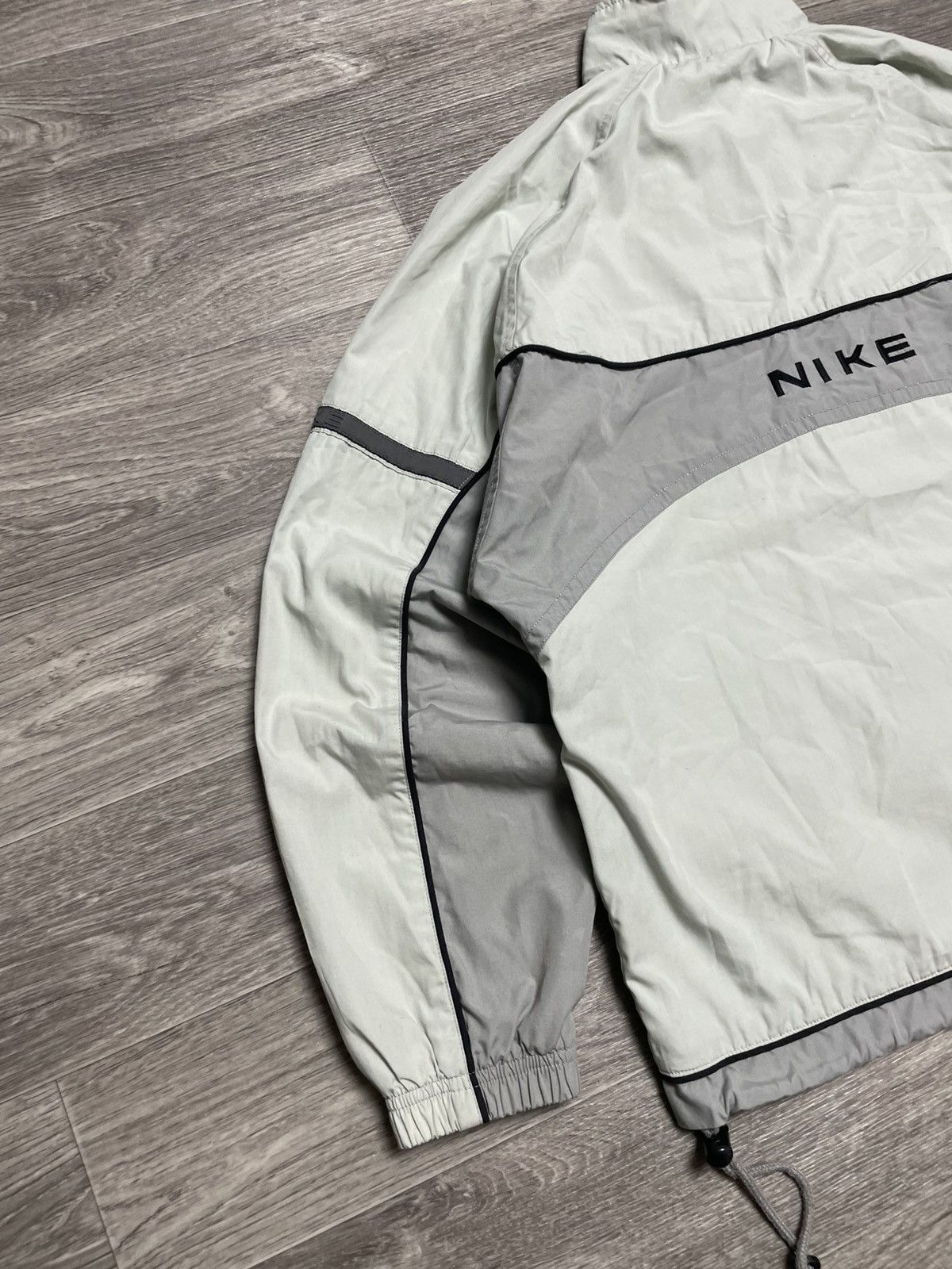 Nike Vintage Nike Swoosh Logo Retro Light Jacket 00s Size US S / EU 44-46 / 1 - 18 Thumbnail