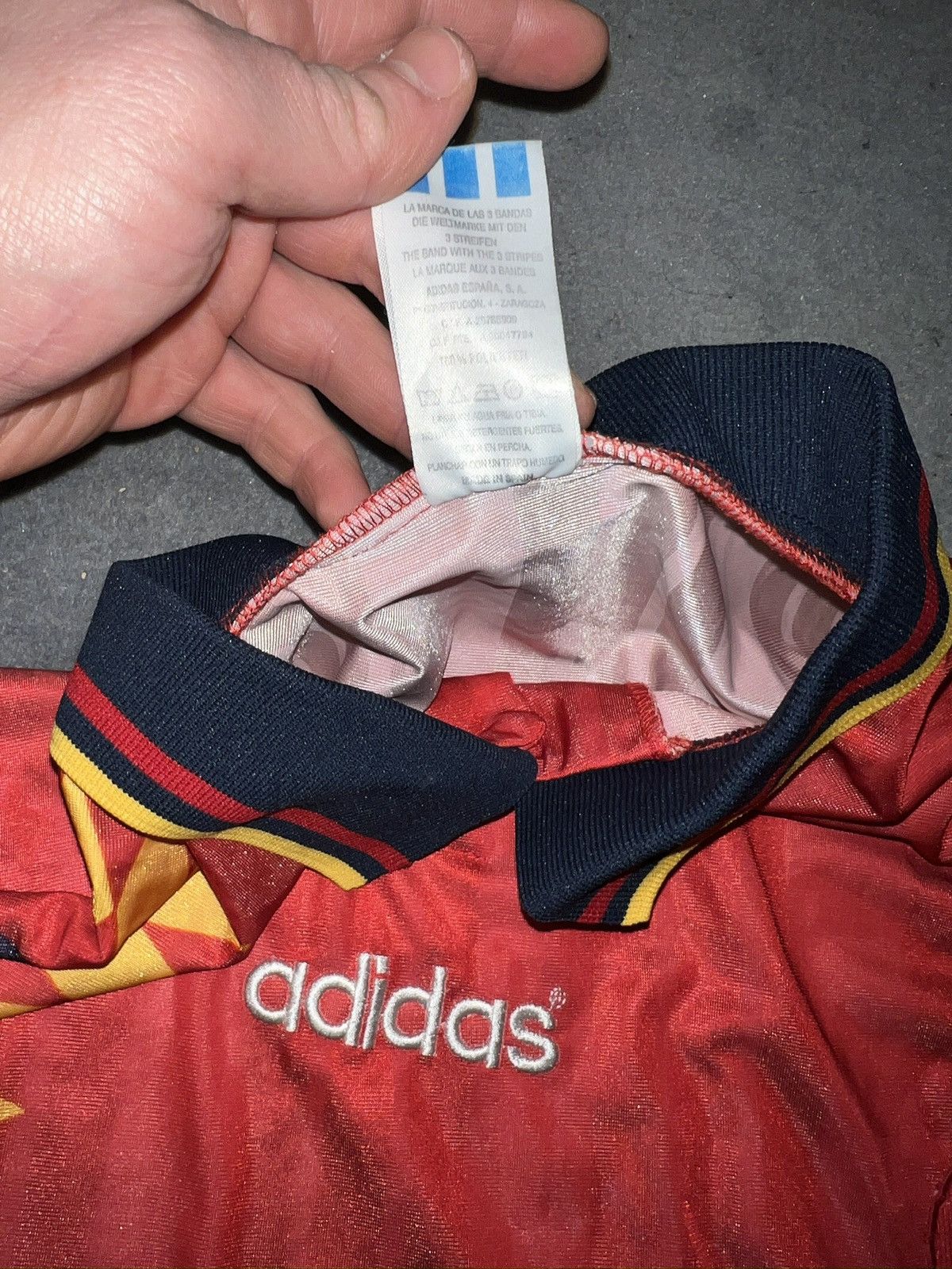 Adidas SPAIN 1994 home shirt Size US L / EU 52-54 / 3 - 3 Thumbnail