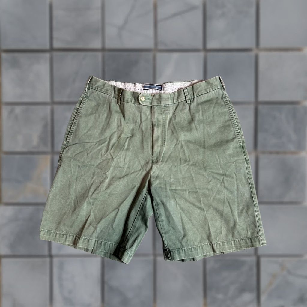 Peter Millar Peter Millar Shorts Mens 36 Green Canvas Chino Casual Flat Front Pockets Summer Mens 36 Green Canvas Chino Shorts Size US 36 / EU 52 - 1 Thumbnail