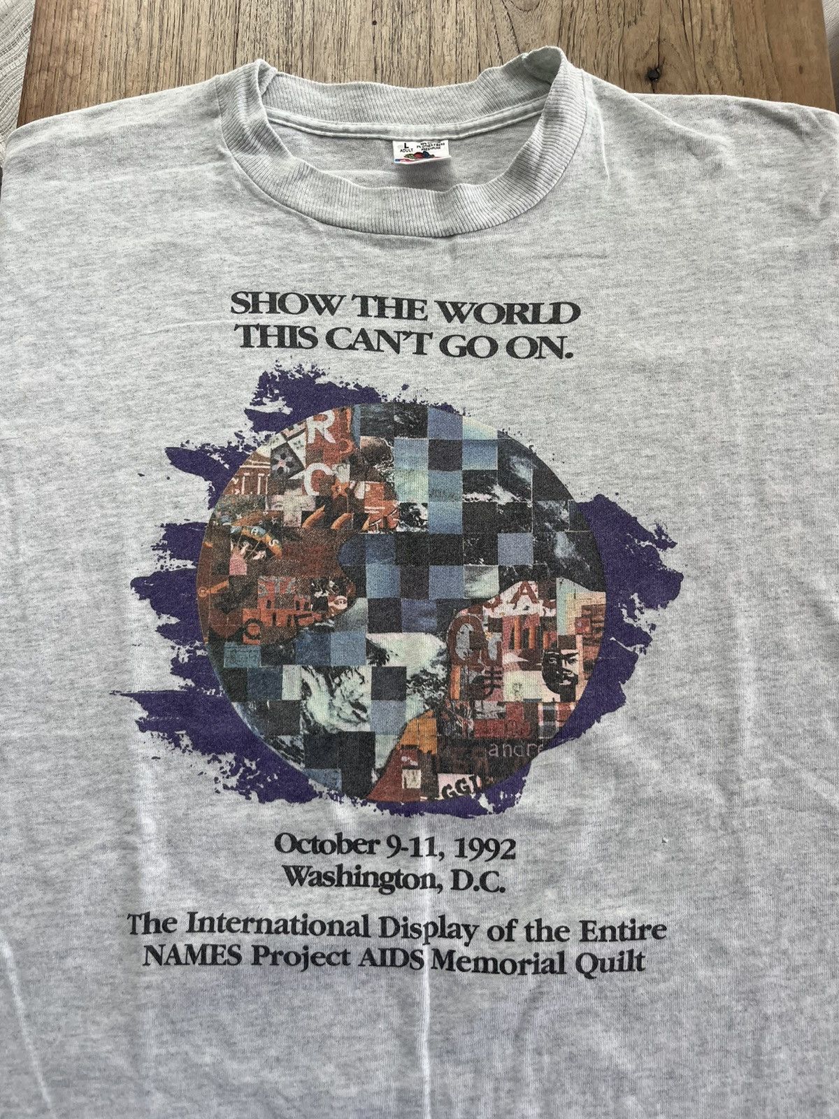 Vintage Vintage SHOW THE WORLD THIS CAN’T GO ON Art AIDS 92’s Tshirt Size US L / EU 52-54 / 3 - 3 Thumbnail