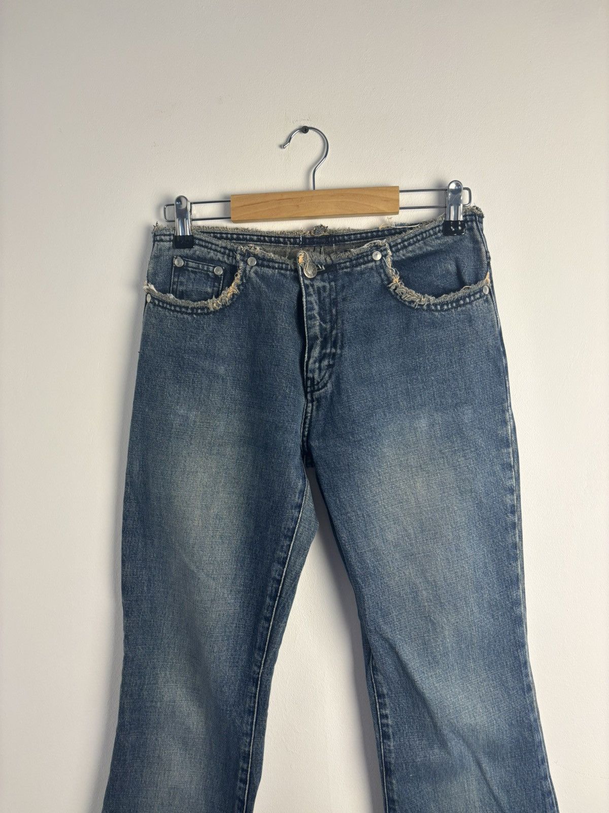 Japanese Brand Vintage Y2K Lowrise Flare Washed Jeans Size 28" / US 6 / IT 42 - 3 Thumbnail