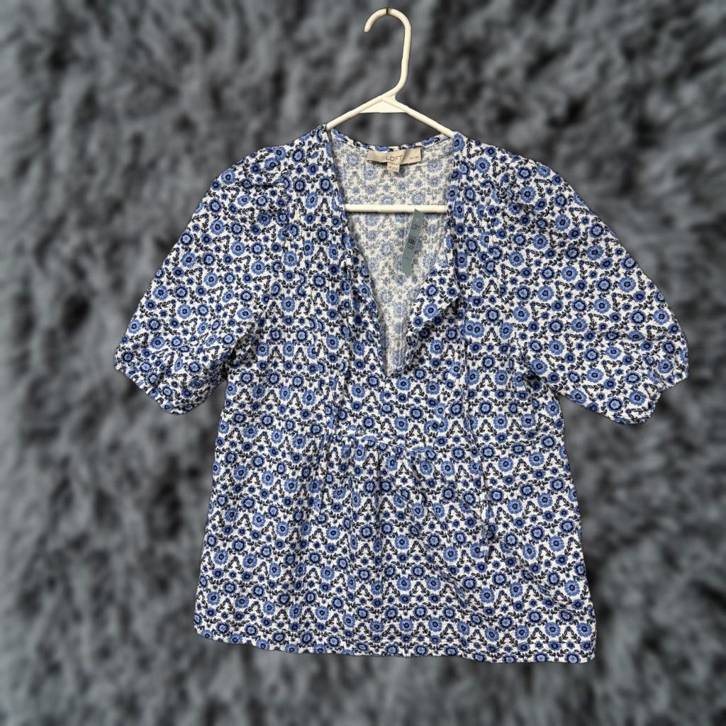 Loft LOFT Womens Blouse Petite SP Blue Floral Puff Sleeve V-Neck Knit Pullover Short Sleeve NWT Size S / US 4 / IT 40 - 1 Thumbnail