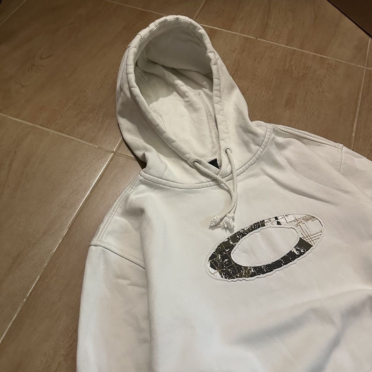 Oakley Rare Y2K Oakley Hoodie Size US L / EU 52-54 / 3 - 3 Thumbnail