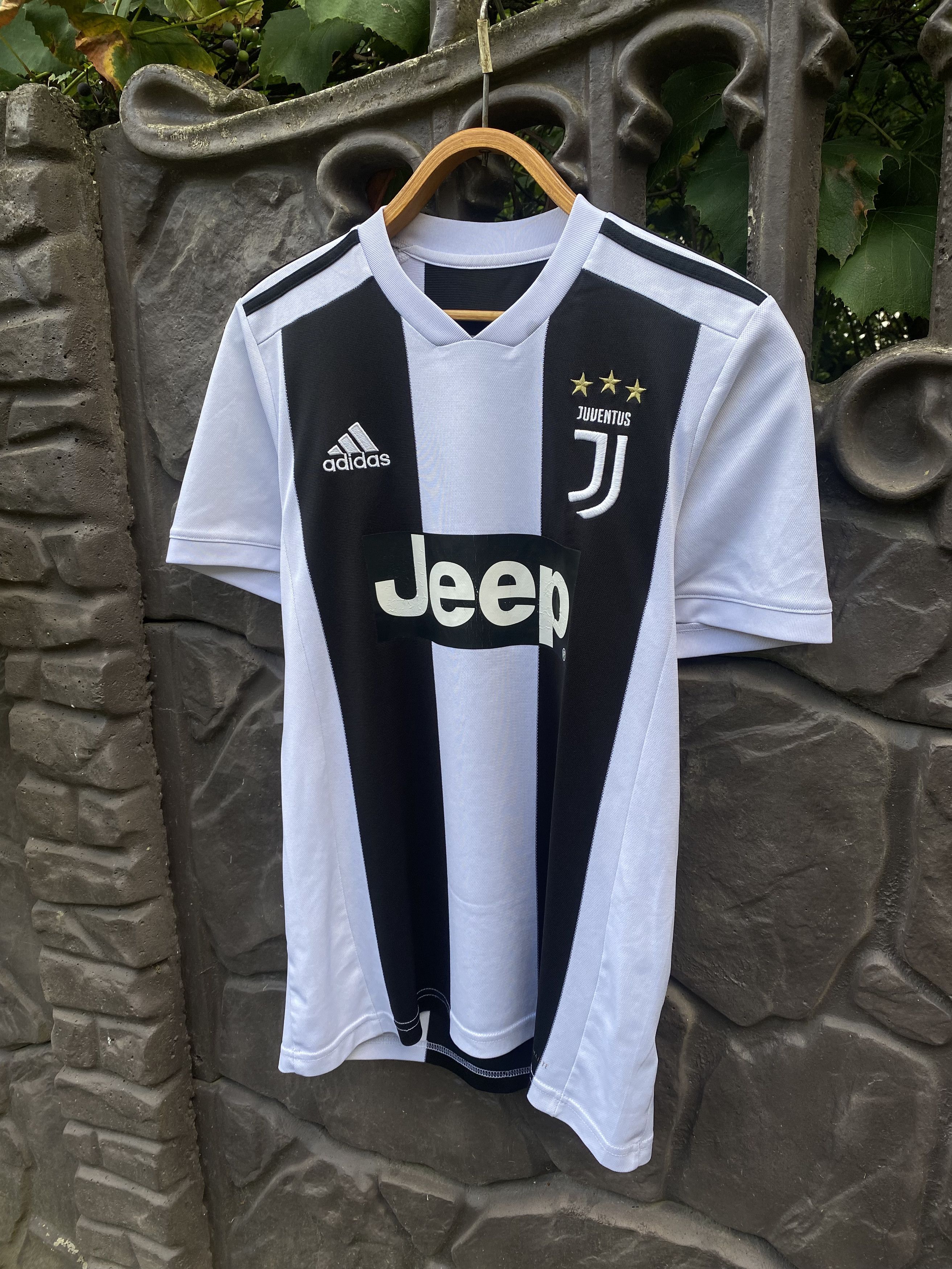 Adidas Juventus Home football shirt 18/19 Adidas Maglia Mens Size S Size US S / EU 44-46 / 1 - 3 Thumbnail