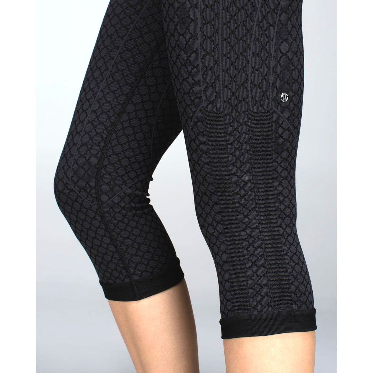 Lululemon LULULEMON In The Flow Crop II Capri Cinched Bottom Pants 4 Size 27" / US 4 / IT 40 - 2 Thumbnail