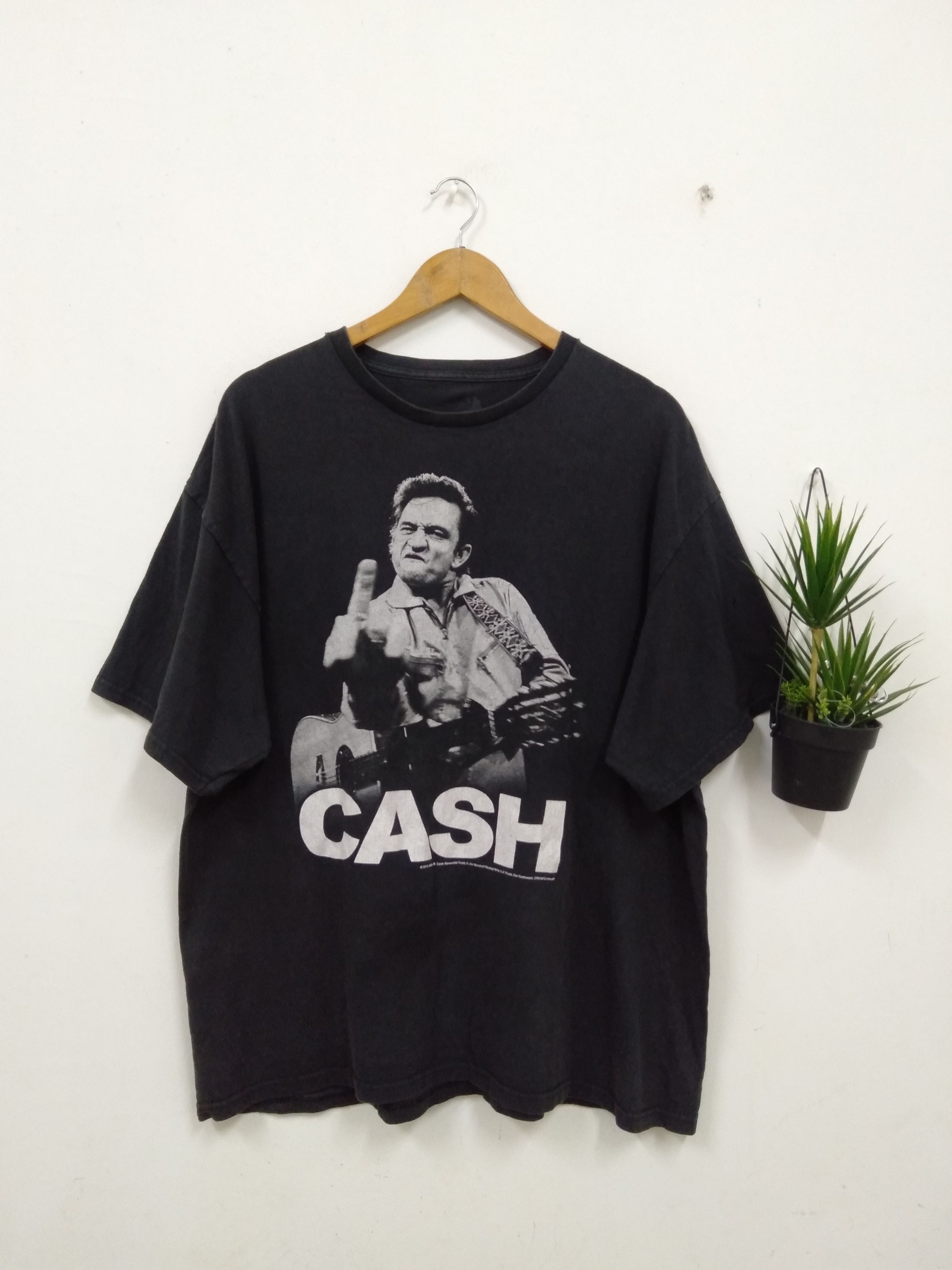 Band Tees Vintage Johny Cash Photo print Rock Band t shirt rare Size US XXL / EU 58 / 5 - 1 Thumbnail