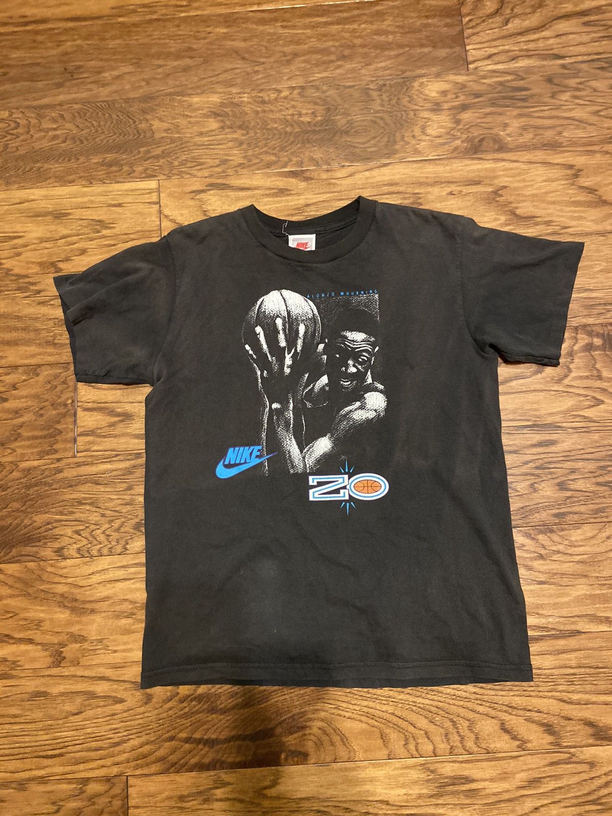 NBA × Nike × Vintage Vintage 90’s Nike Graphic Tee Size US S / EU 44-46 / 1 - 1 Thumbnail