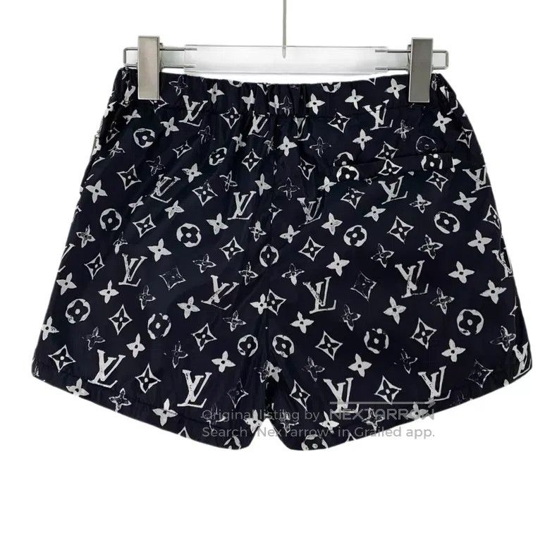Louis Vuitton Louis Vuitton Black logo presbyopic printed casual shorts Size US 34 / EU 50 - 2 Thumbnail