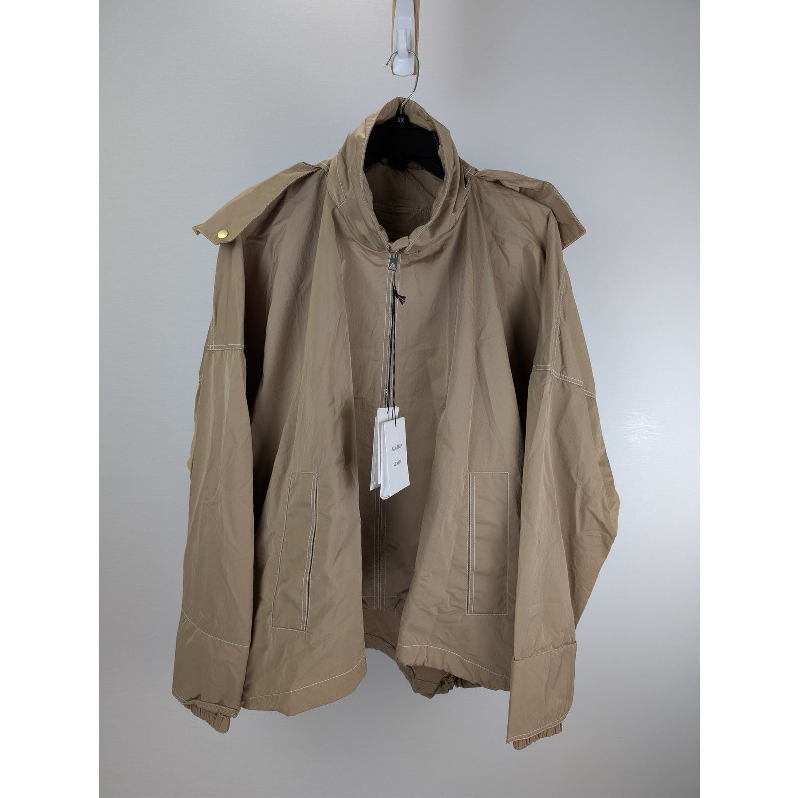 Bottega Veneta o1rshd1 Tech Nylon Blouson Hoodie Jacket in Seasame Size US L / EU 52-54 / 3 - 10 Thumbnail