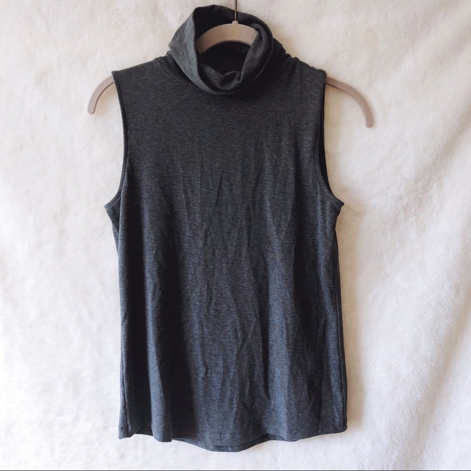 Ann Taylor Ann Taylor Gray Sleeveless Turtleneck Top Size S / US 4 / IT 40 - 1 Thumbnail