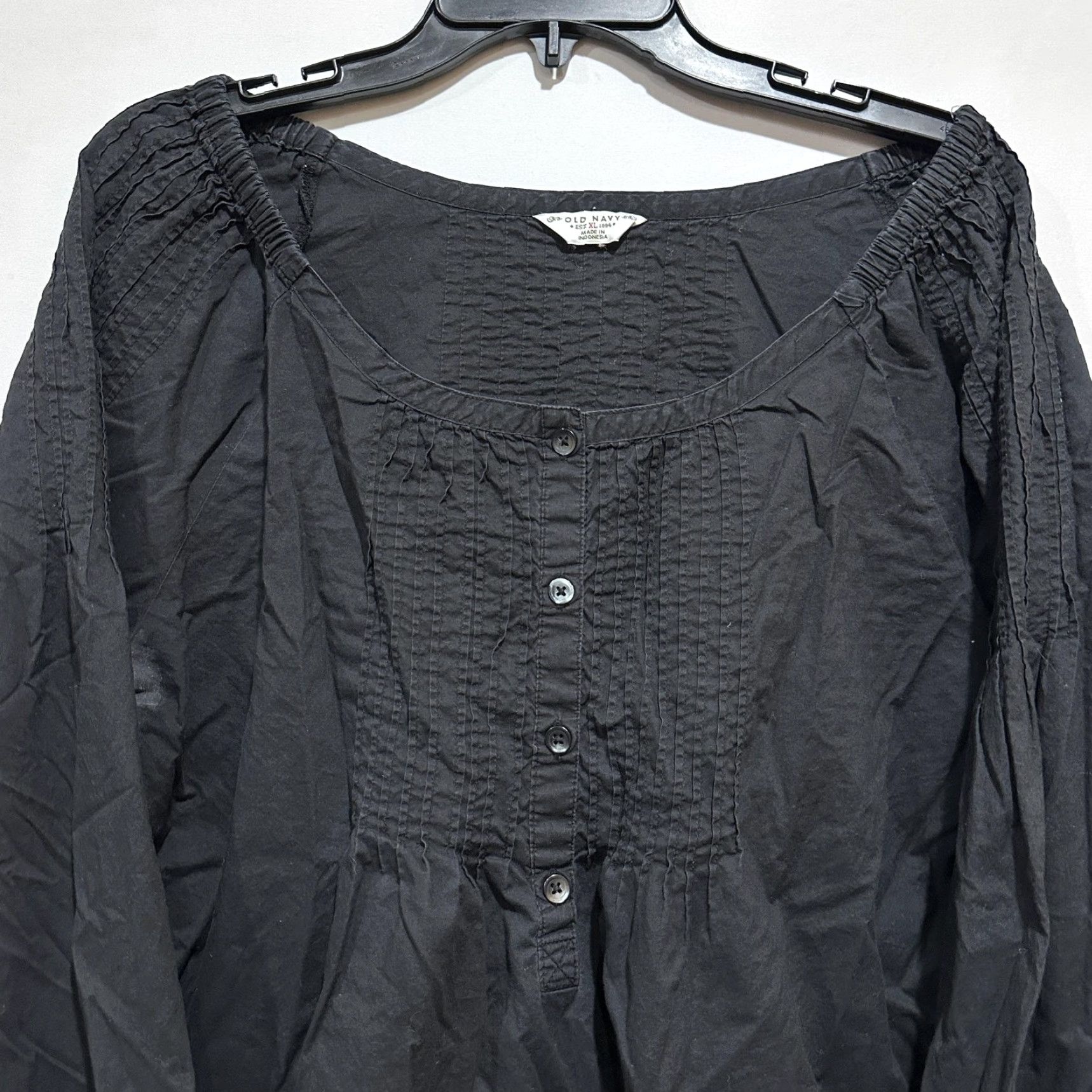 Old Navy VTG Old Navy Blouse XL Black Boho Henley Long Sleeve 100% Cotton Button Pleated Scoop Neck Women Size XL / US 12-14 / IT 48-50 - 3 Thumbnail