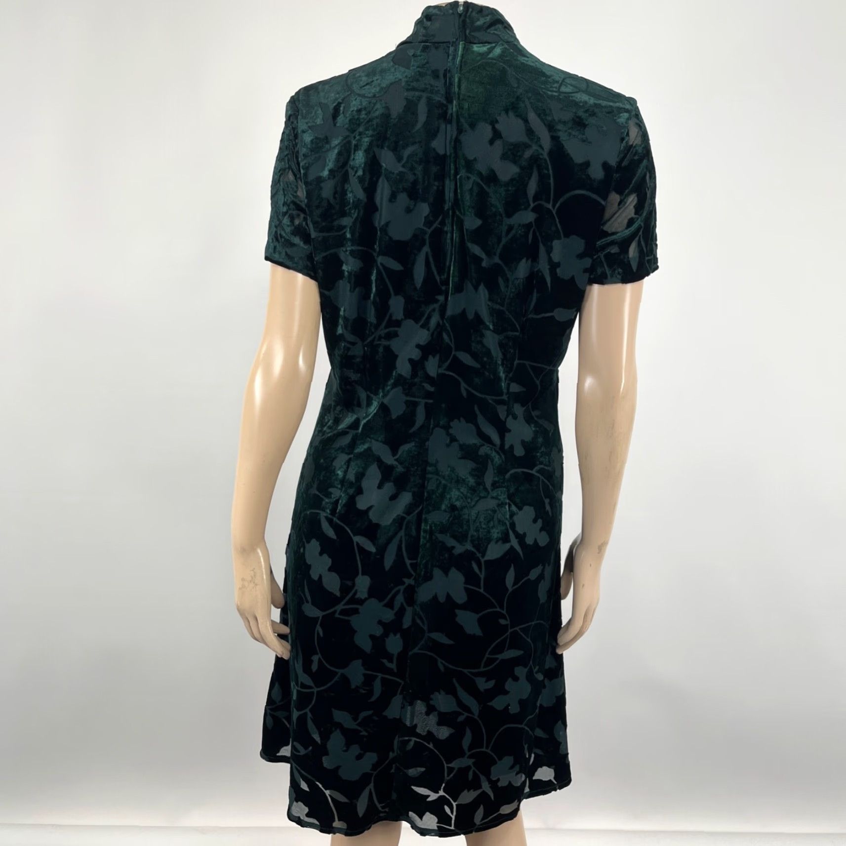 Velour VINTAGE Rabbit Designs Velour Leaf Print Mock neck Green Women's Dress Mini Dress 1990s Eveningwear Clubwear 38 34 36" Hip 44" M/L XS? Size XXS / US 00 / IT 34 - 4 Thumbnail