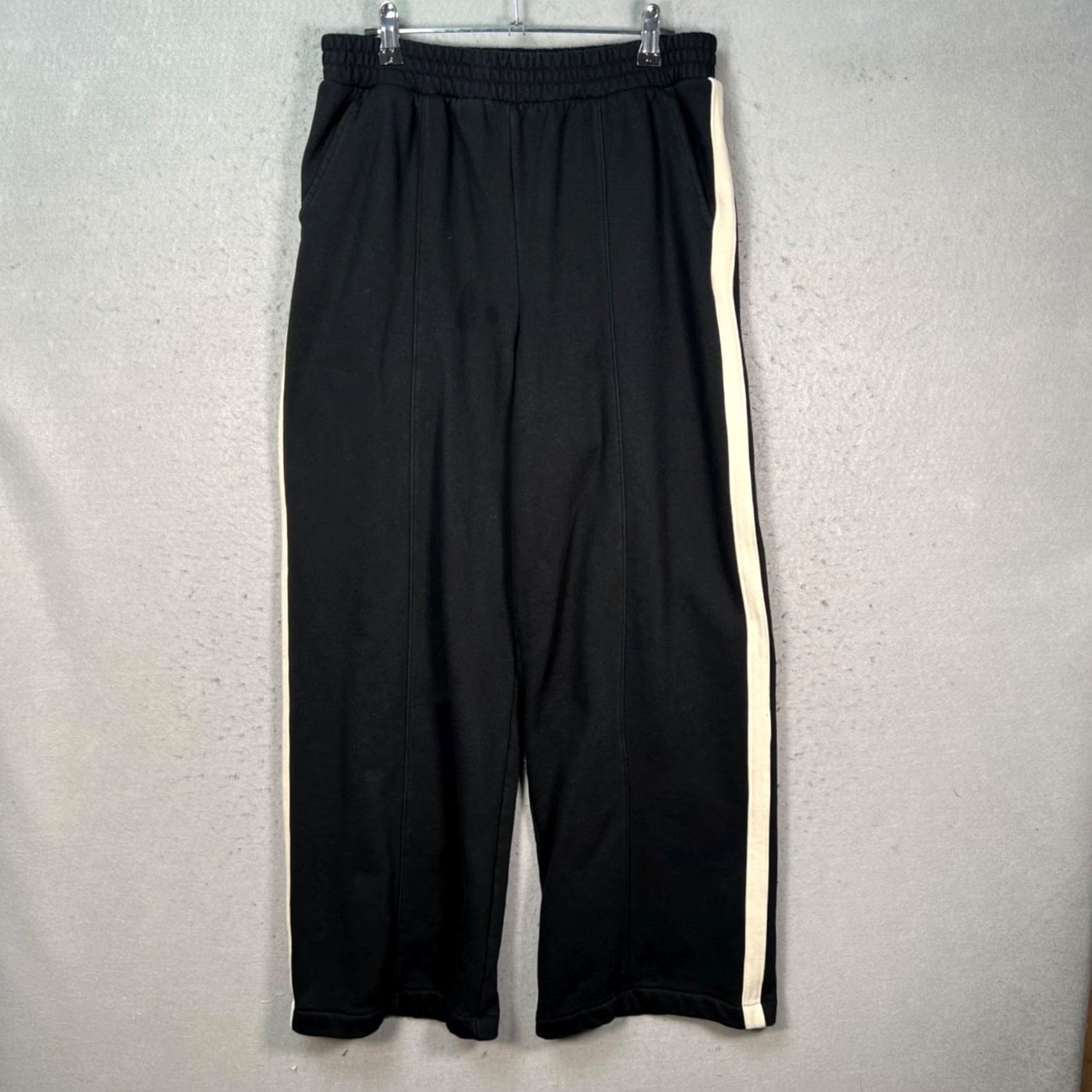 Gap Gap Mens Black Wide-Leg Pants with Beige Side Stripes Elastic Waist M Colored? Size US 31 - 2 Thumbnail