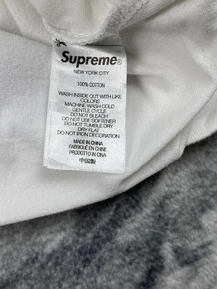 Supreme Supreme Skyline S/S Top T-Shirt Big Logo With Rhinestones Size US XL / EU 56 / 4 - 4 Thumbnail