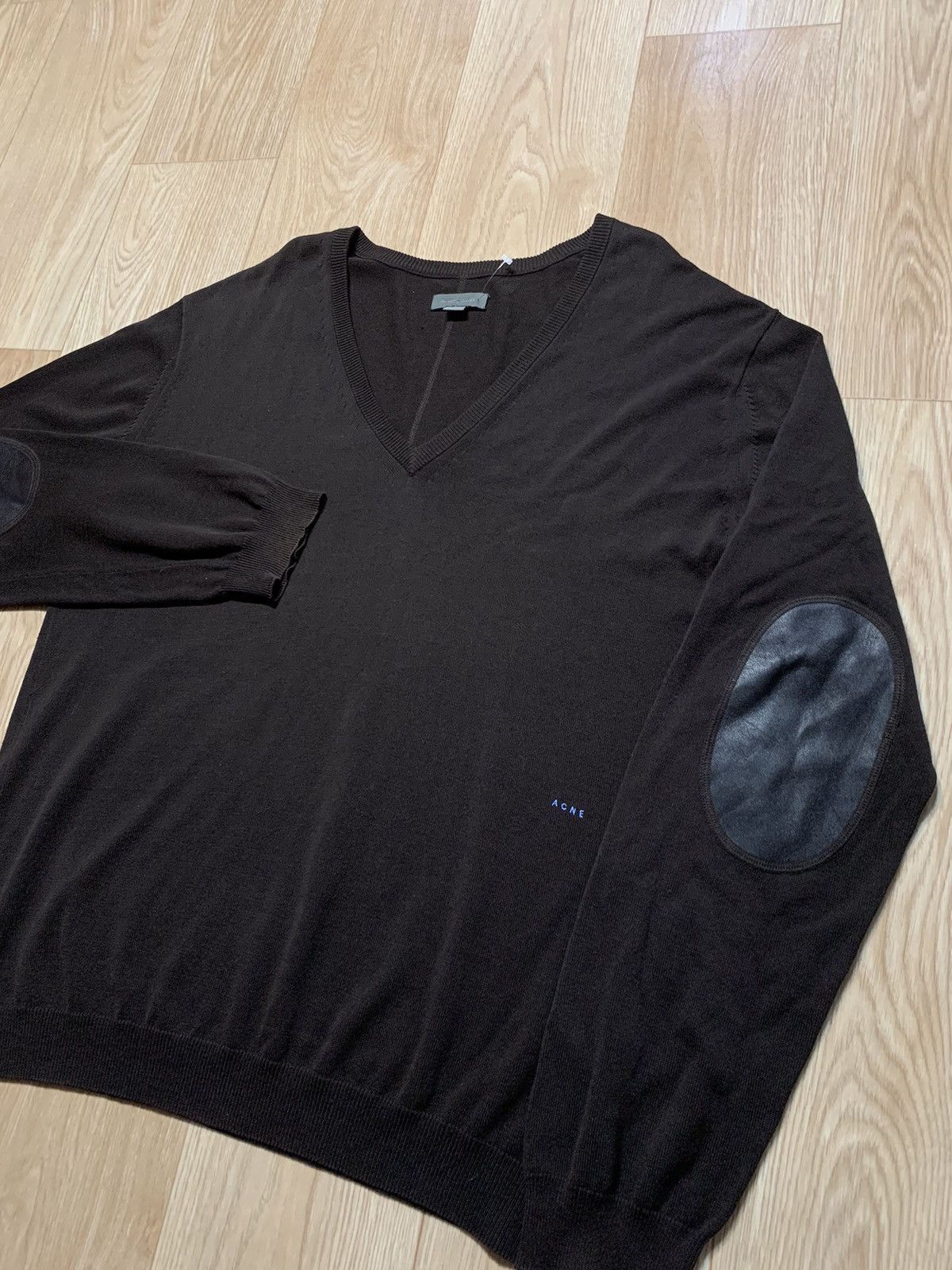 Acne Studios Acne Jeans Tommy V Neck Light Jumper 52 Size Size US L / EU 52-54 / 3 - 2 Thumbnail