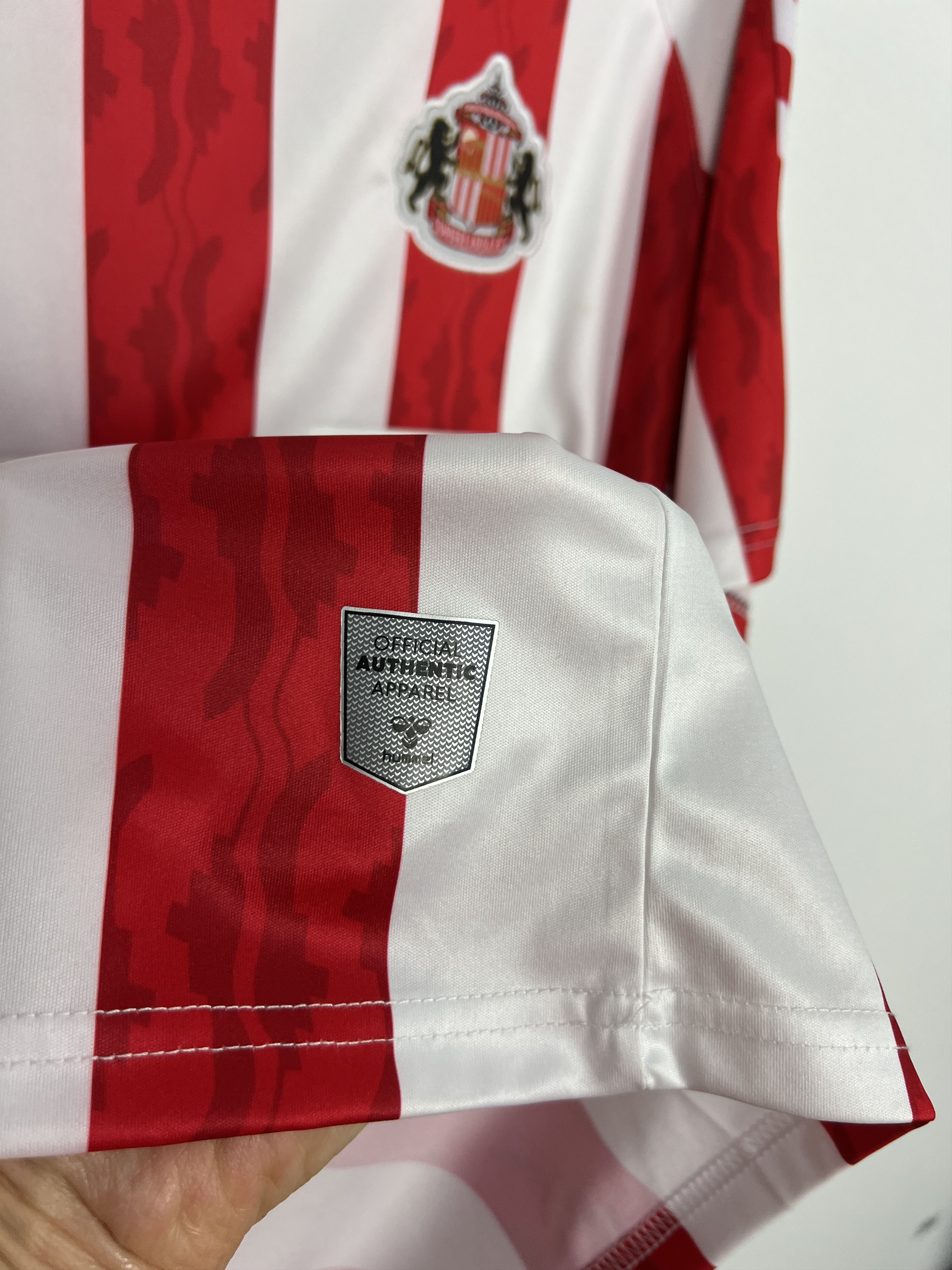 Hummel Sunderland Home football shirt 2024 Soccer Jersey Trikot Size US L / EU 52-54 / 3 - 5 Thumbnail