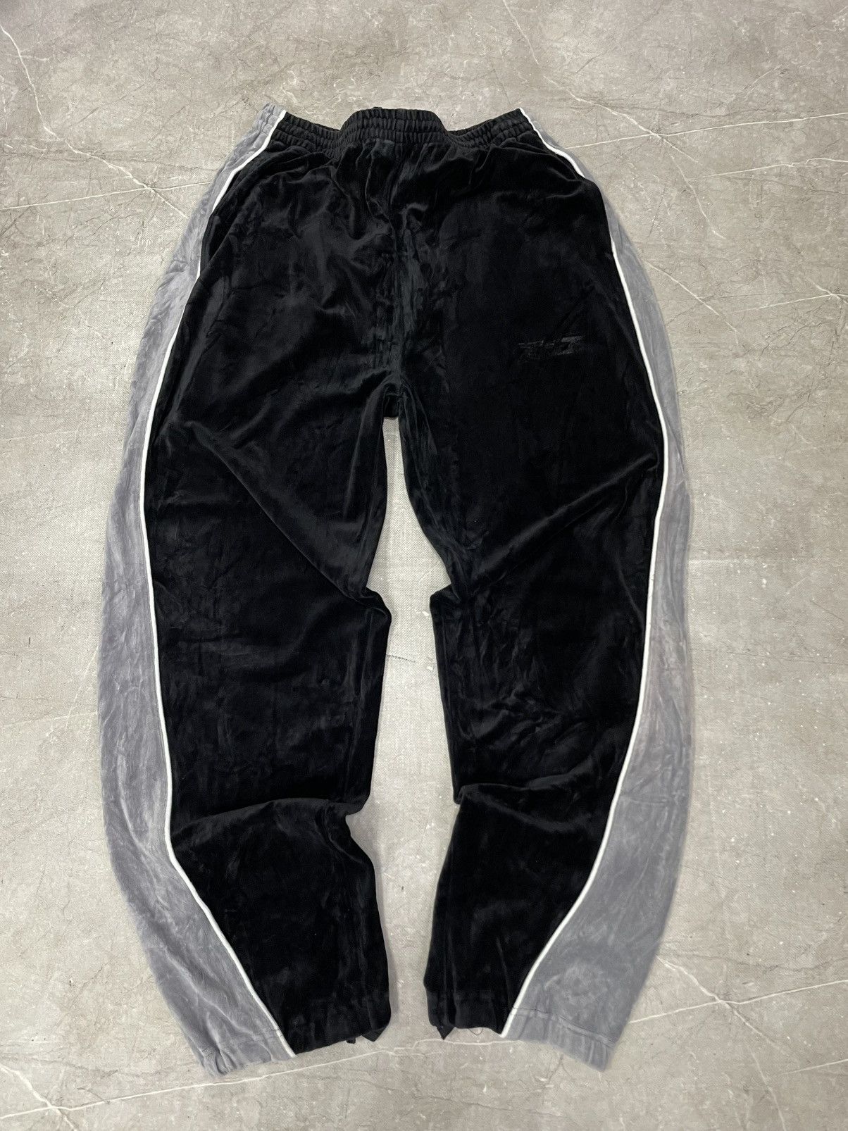 Pelle Pelle Pelle Pelle archive sk8 track pants velour rap coogi style Size US 36 / EU 52 - 1 Thumbnail