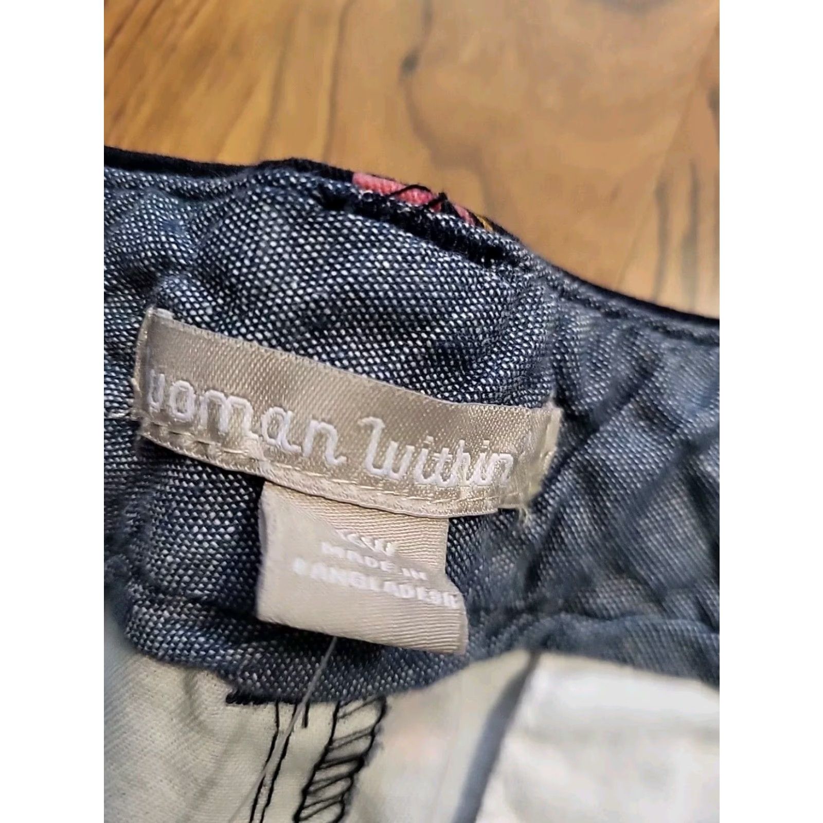Vintage Cherry Blossom All Over Print Shorts 16W Women Within blue w/ pink blossoms Womens 34x12x24 New Woman Within Size 38" / US 16 / IT 52 - 4 Thumbnail