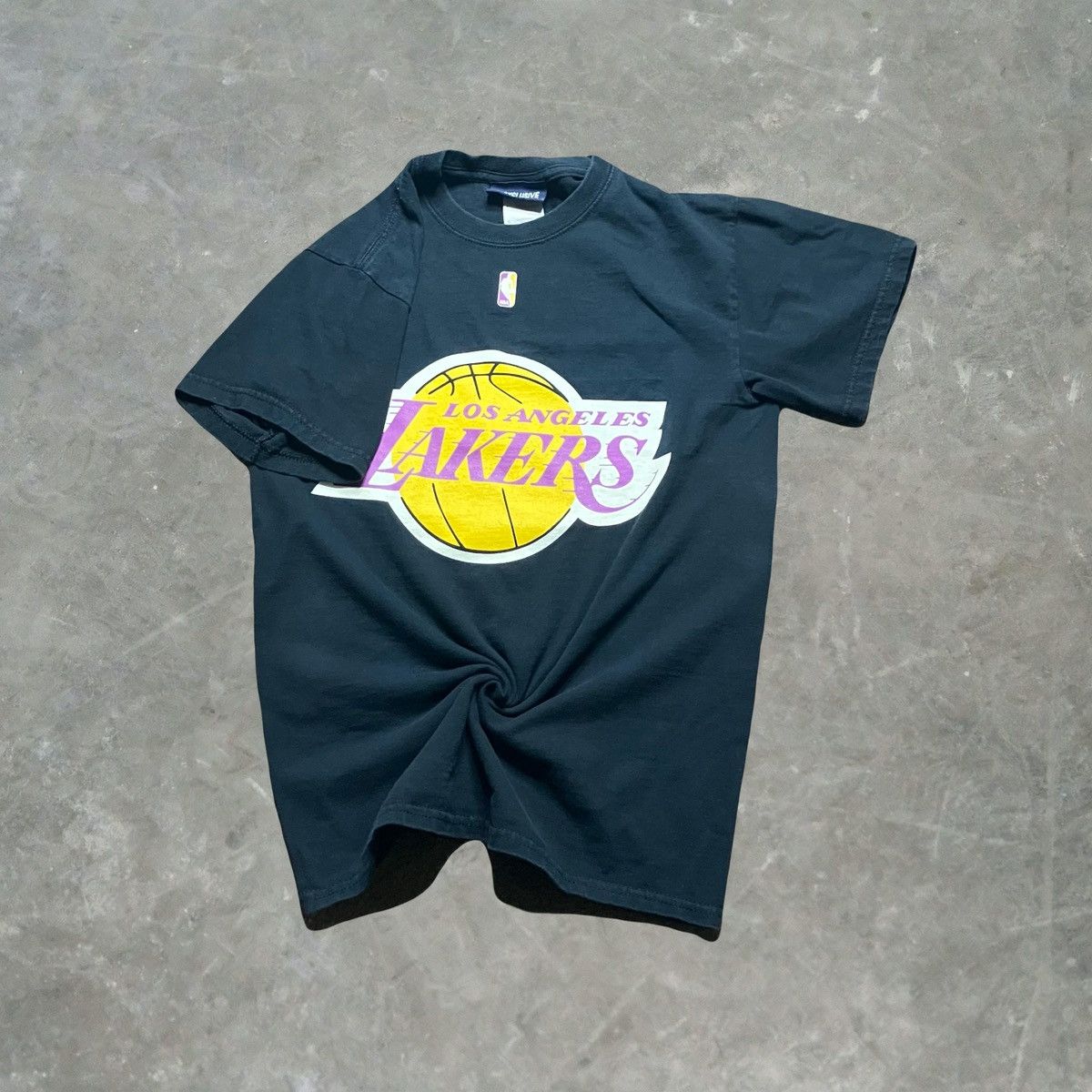 NBA × Vintage Vintage Los Angeles Lakers NBA Basketball Graphic T Shirt Size US S / EU 44-46 / 1 - 1 Thumbnail