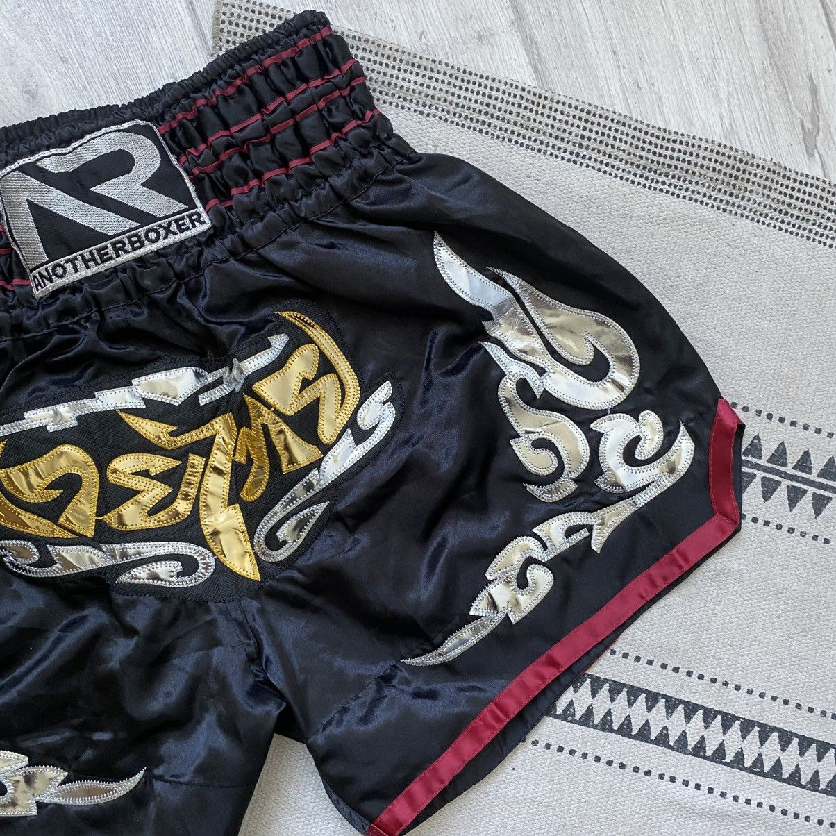 Japanese Brand Vintage Muay Thai Shorts Y2K boxing MMA kick-boxing Size US 32 / EU 48 - 2 Thumbnail