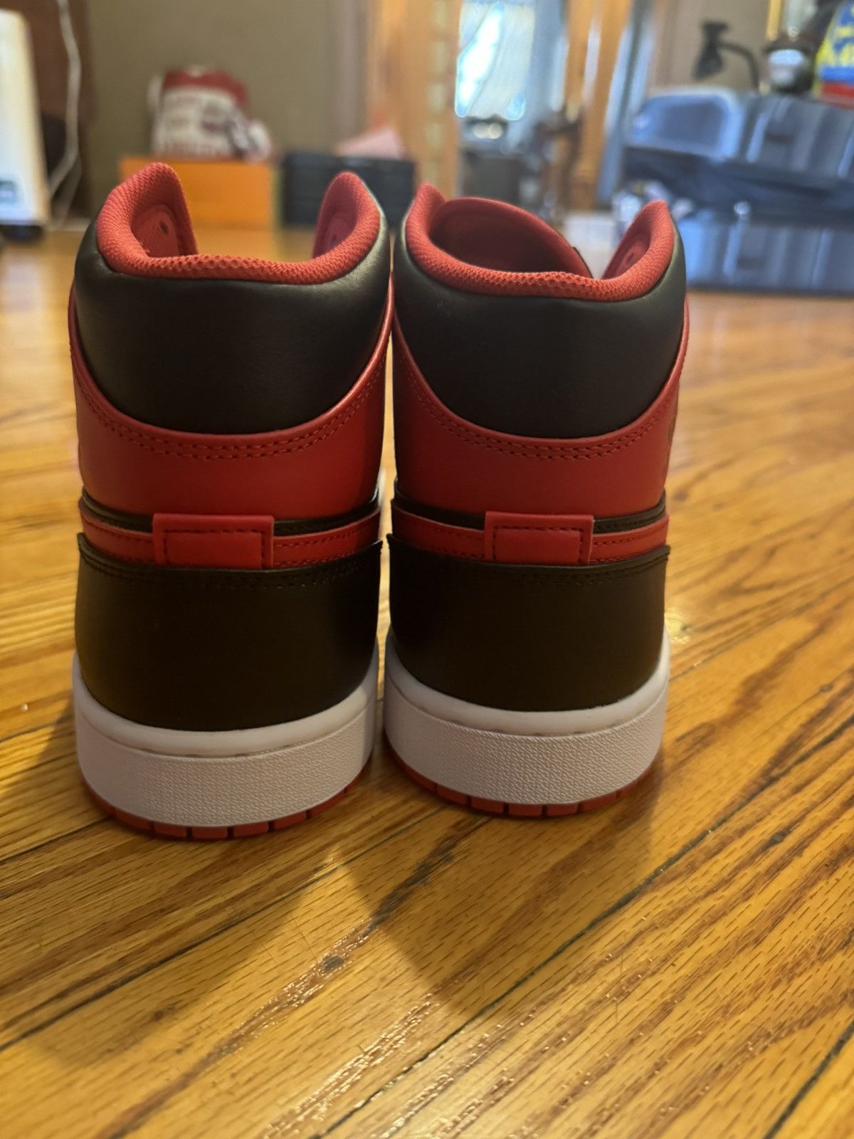 Jordan Brand Jordan 1 Mid Chicago Toe Size US 12 / EU 45 - 4 Thumbnail