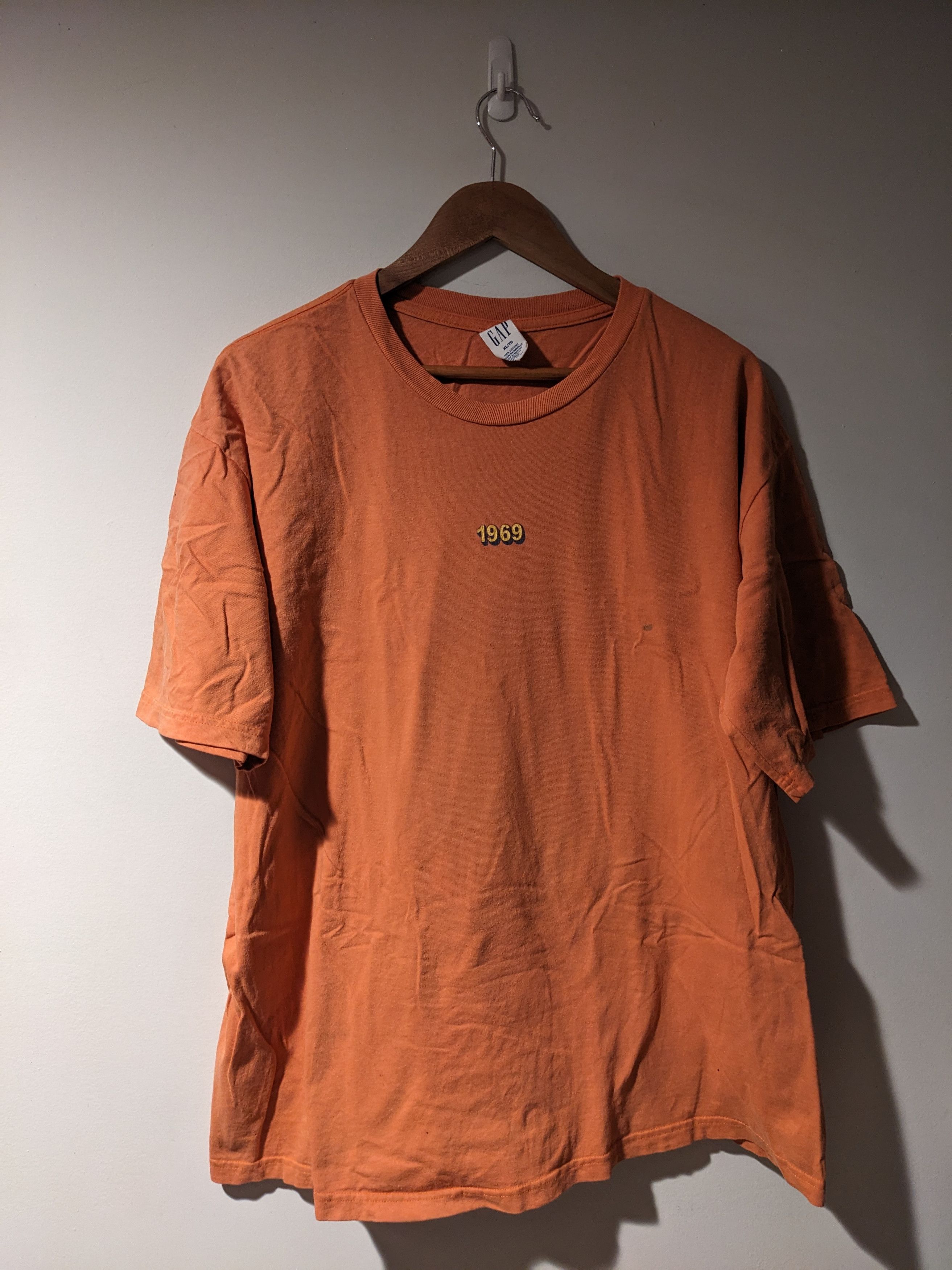 Gap Vintage 90s GAP 1969 Center Logo Orange X-Large T-Shirt Size US XL / EU 56 / 4 - 1 Thumbnail