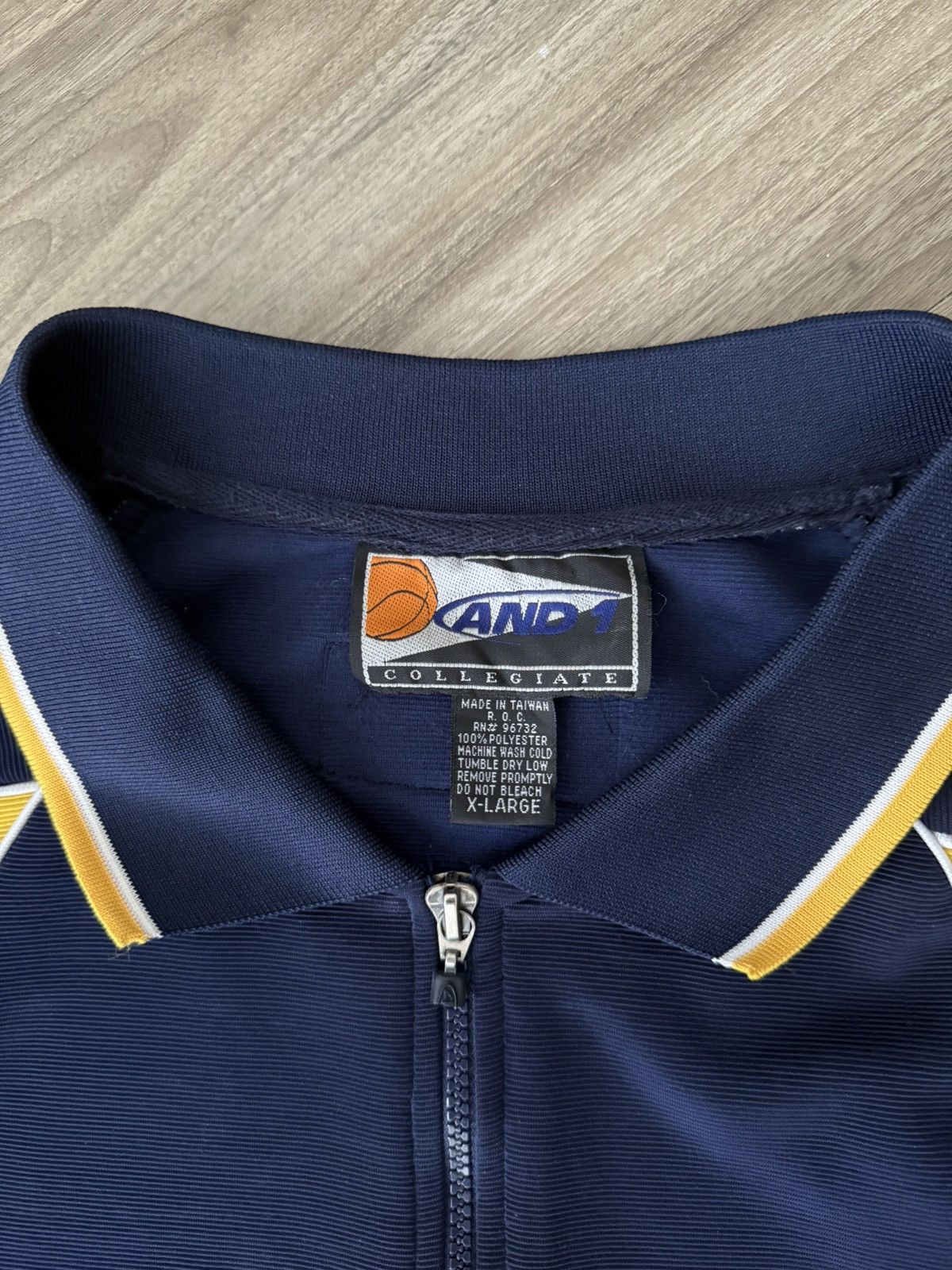 Other Vintage And 1 University of Michigan polo shooting jersey Size US XL / EU 56 / 4 - 3 Thumbnail