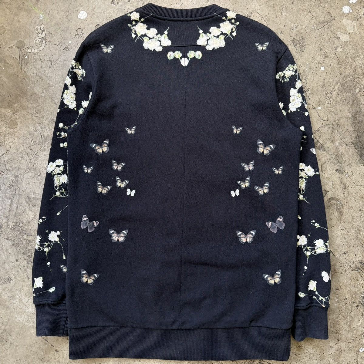 Givenchy Givenchy - 2015 Baby’s Breath Madonna & Child Crewneck Size US XS / EU 42 / 0 - 2 Thumbnail