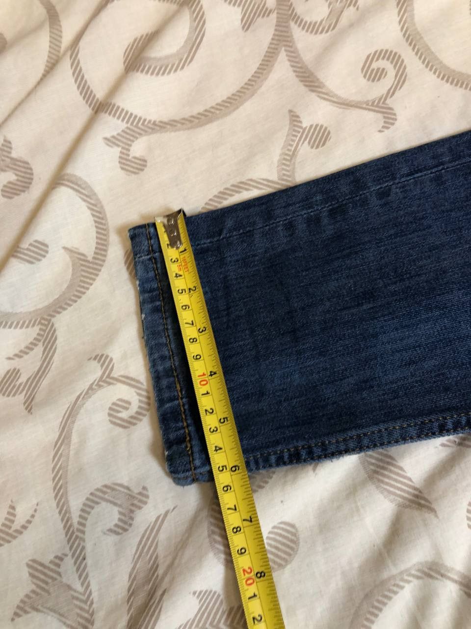 Levi's Vintage Levi's Light Wash Jeans 90s Distressed Faded Size US 31 - 8 Thumbnail