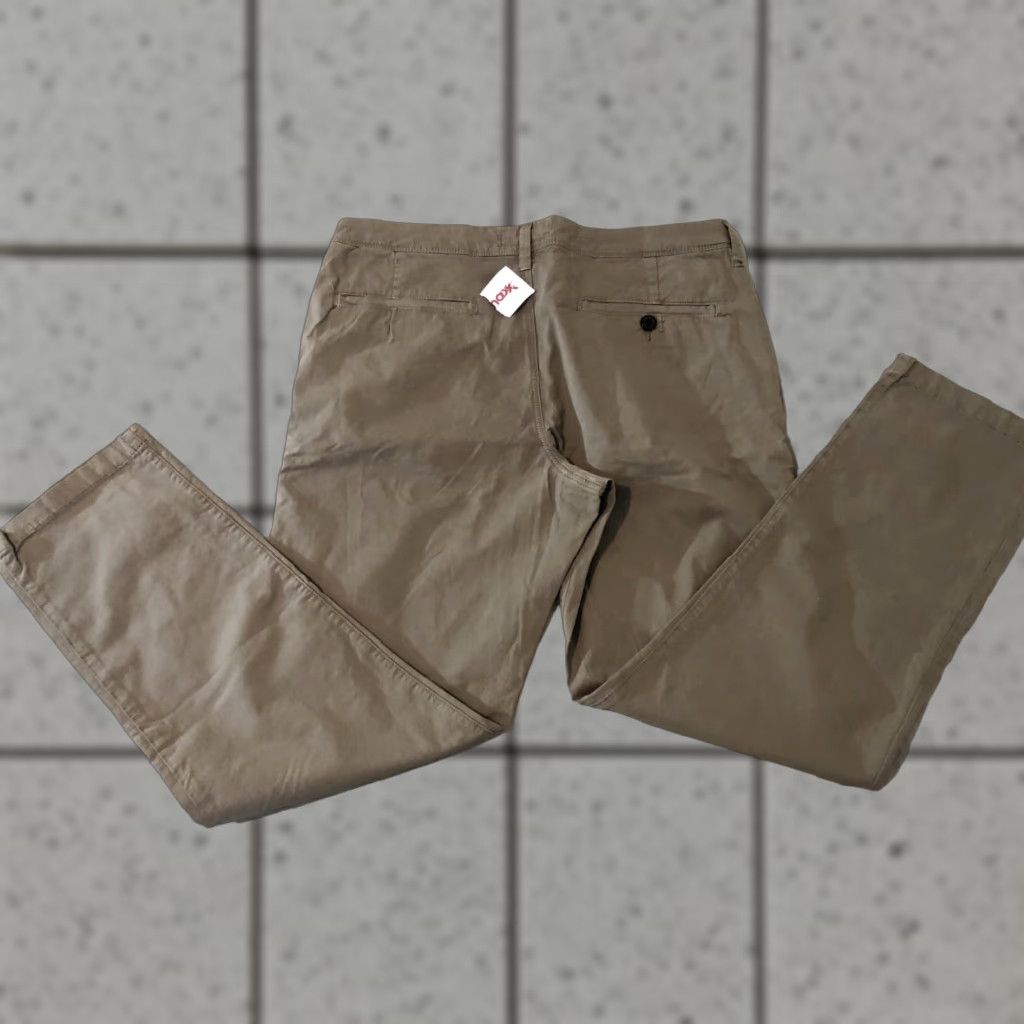 American Eagle Outfitters Mens American Eagle Outfitters Khaki Pants 36x32 Slim Straight Slack Trouser Beige Slimming Regular Size 36 Mens Size US 36 / EU 52 - 1 Thumbnail