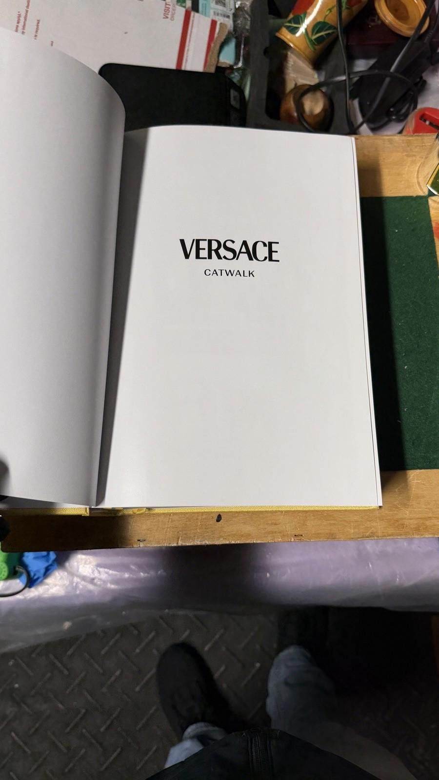 Other Versace Catwalk Hardcover Fashion Book Yale University Press Size ONE SIZE - 5 Thumbnail
