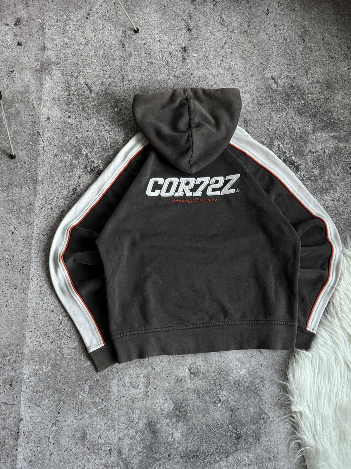 Nike × Vintage Vintage Nike COR72Z Y2K big logo faded distressed hoodie Size US S / EU 44-46 / 1 - 6 Thumbnail